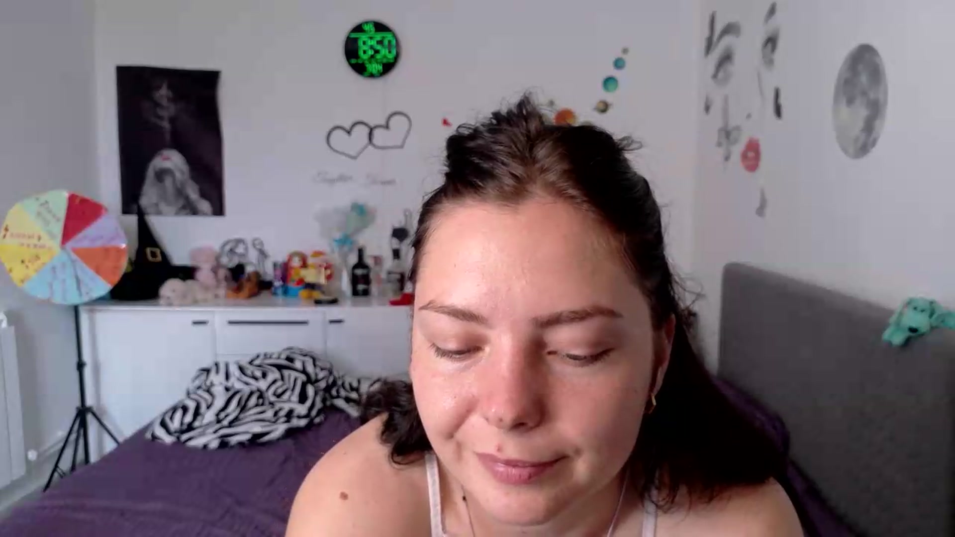Gallery image thumbnail from YreneA's myfreecams stream on, 07/04/2026, 06:01 image 15 of 20