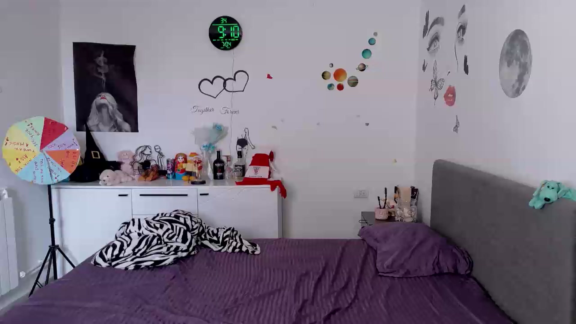 Gallery image thumbnail from YreneA's myfreecams stream on, 07/04/2026, 06:27 image 8 of 20