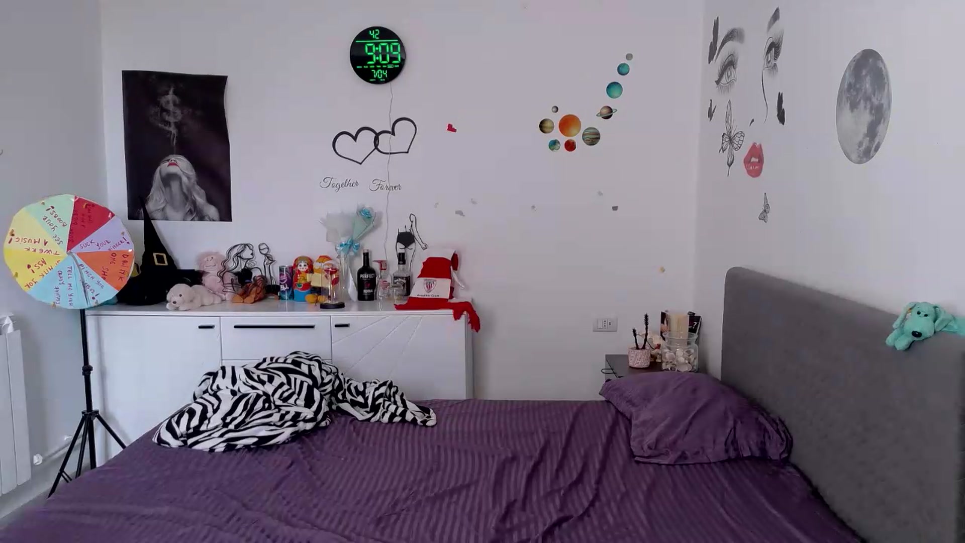 Gallery image thumbnail from YreneA's myfreecams stream on, 07/04/2026, 06:27 image 7 of 20