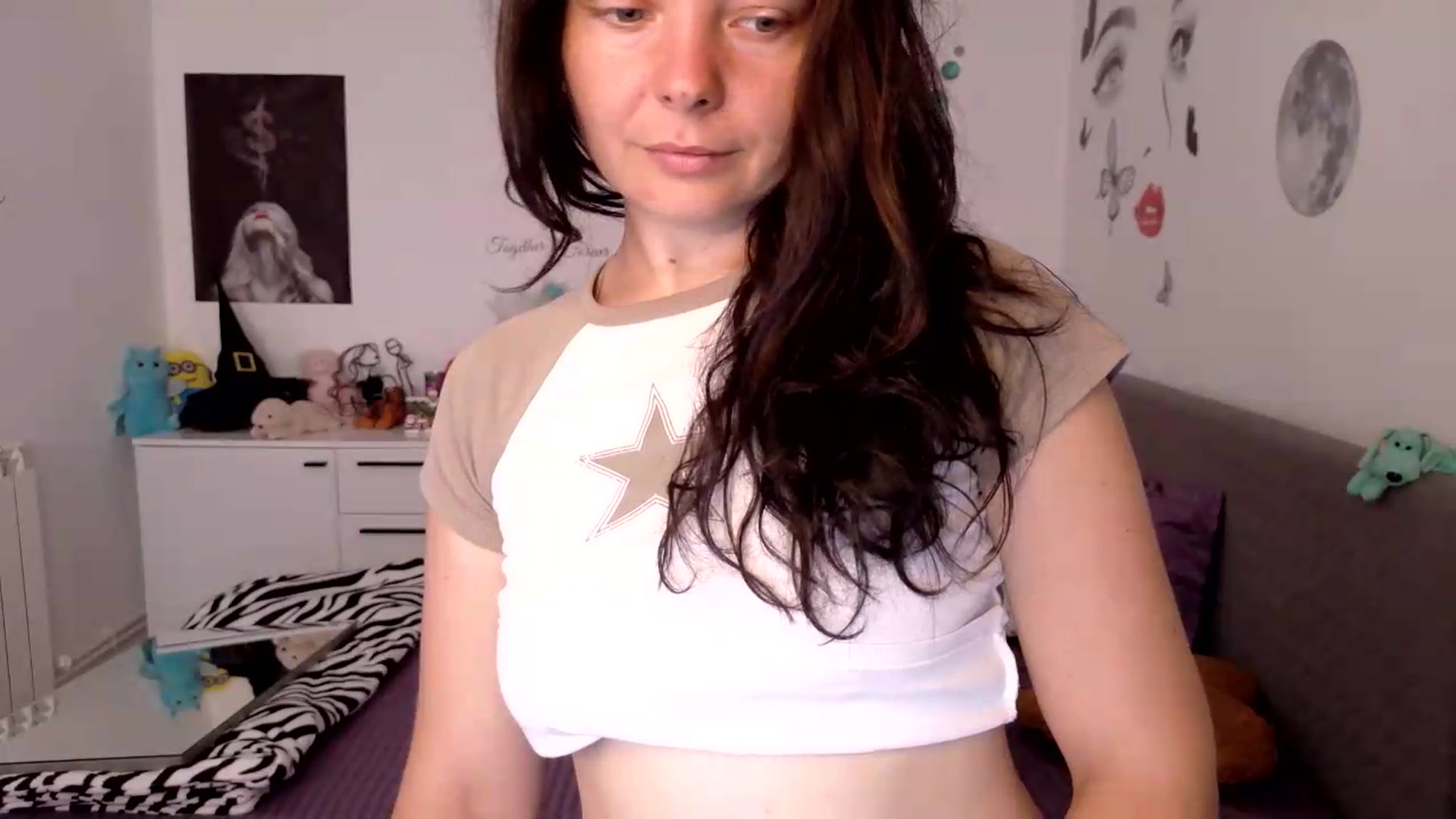 Gallery image thumbnail from YreneA's myfreecams stream on, 07/06/2026, 06:03 image 19 of 20