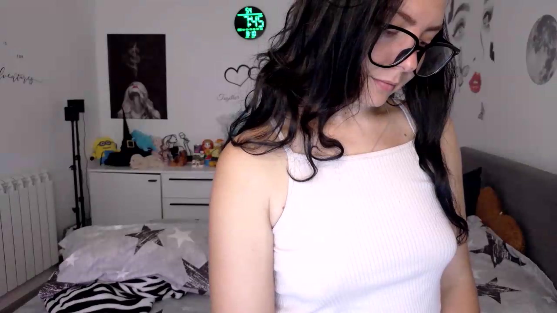 Gallery image thumbnail from YreneA's myfreecams stream on, 08/10/2026, 05:03 image 9 of 20