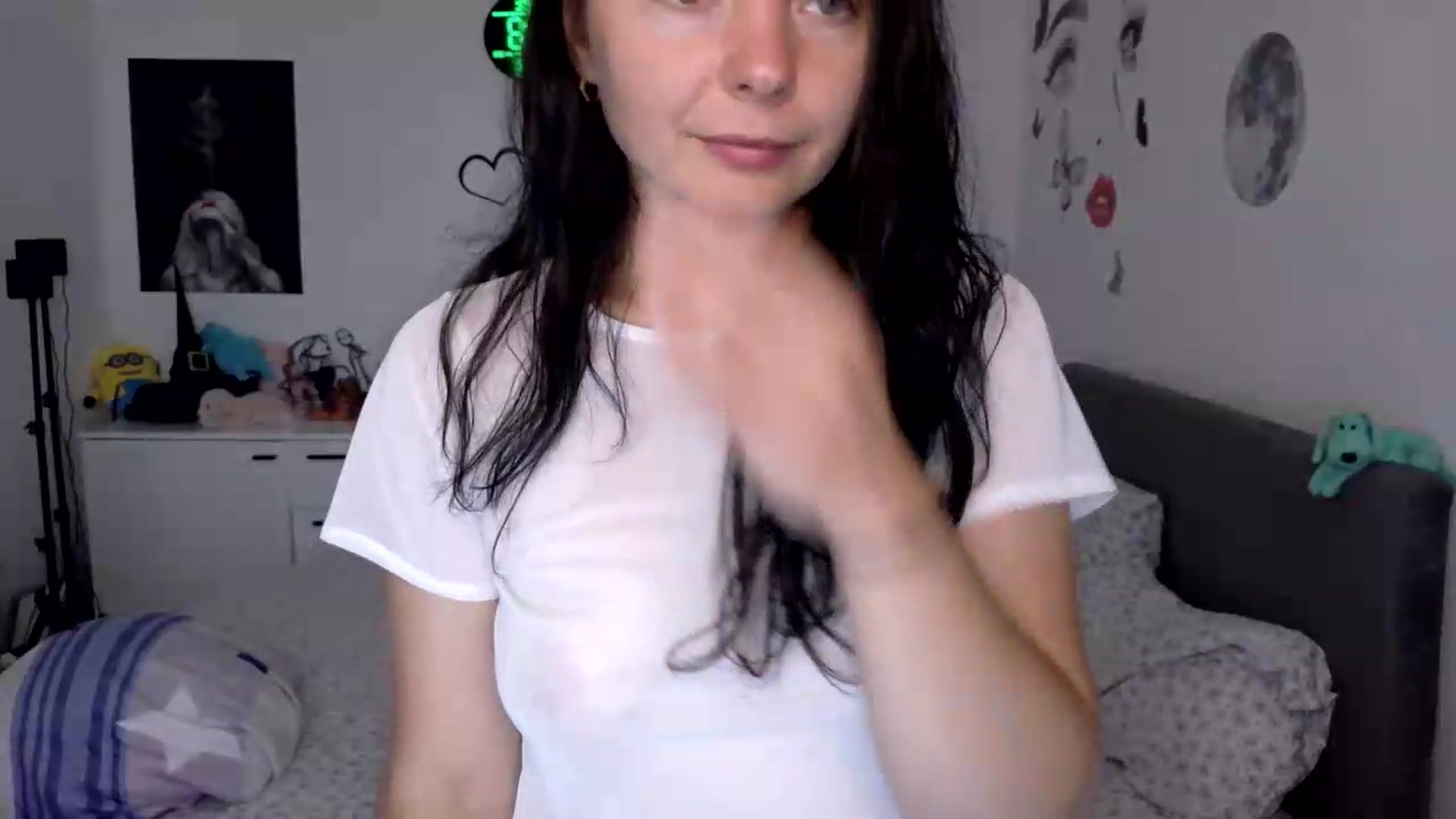 Gallery image thumbnail from YreneA's myfreecams stream on, 08/17/2026, 06:04 image 17 of 20