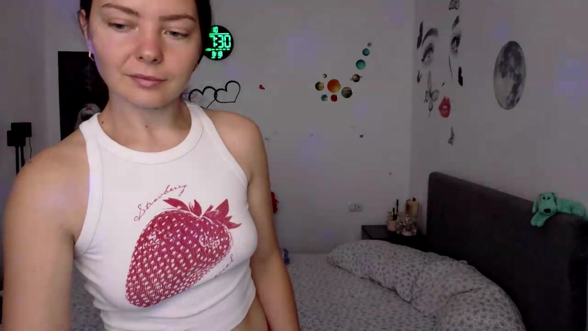 Gallery image thumbnail from YreneA's myfreecams stream on, 08/18/2026, 06:04 image 5 of 20