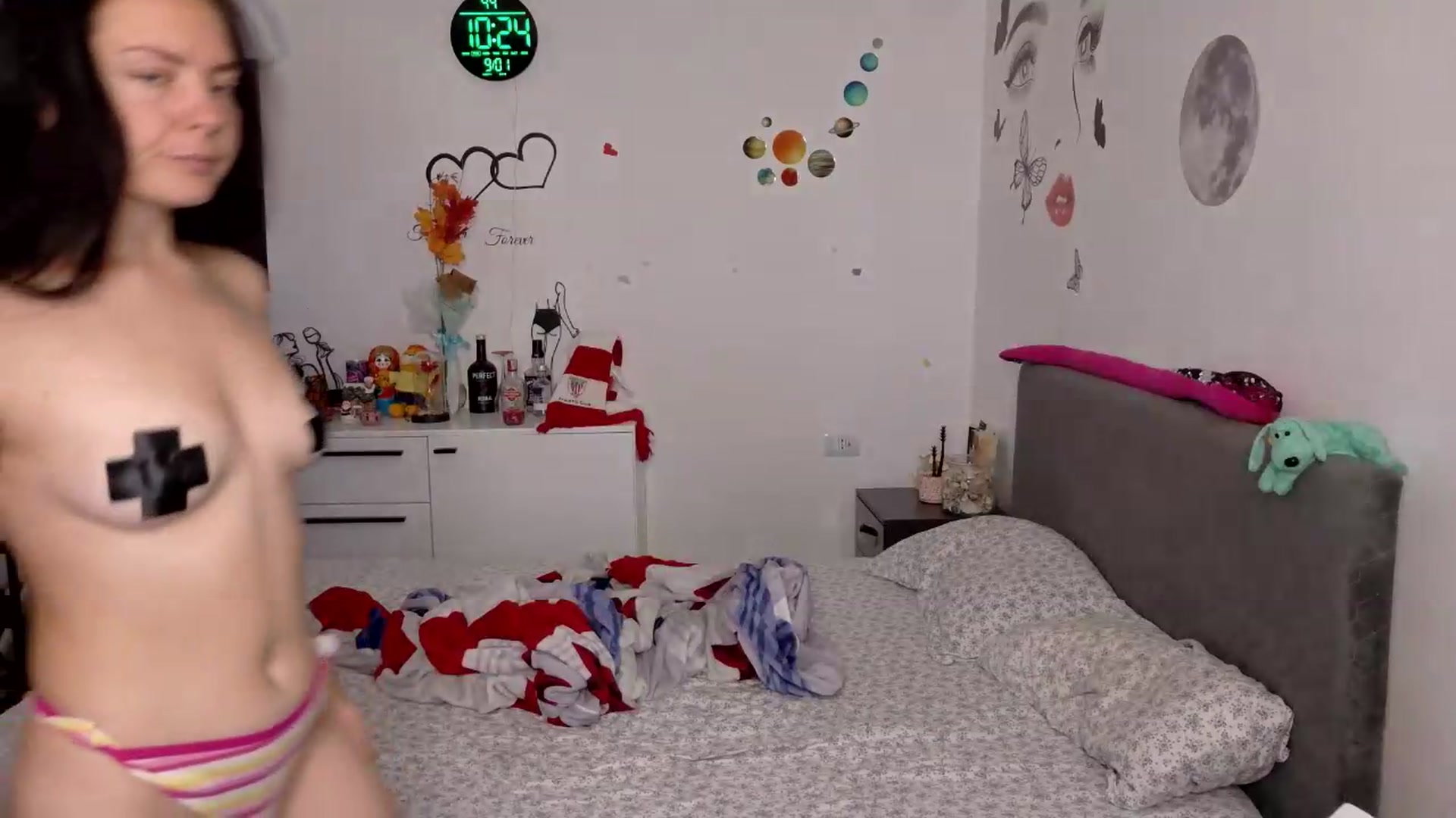 Gallery image thumbnail from YreneA's myfreecams stream on, 09/01/2026, 07:45 image 9 of 20