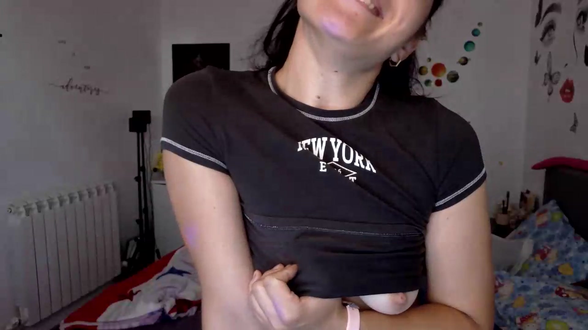 Gallery image thumbnail from YreneA's myfreecams stream on, 09/05/2026, 05:29 image 4 of 20