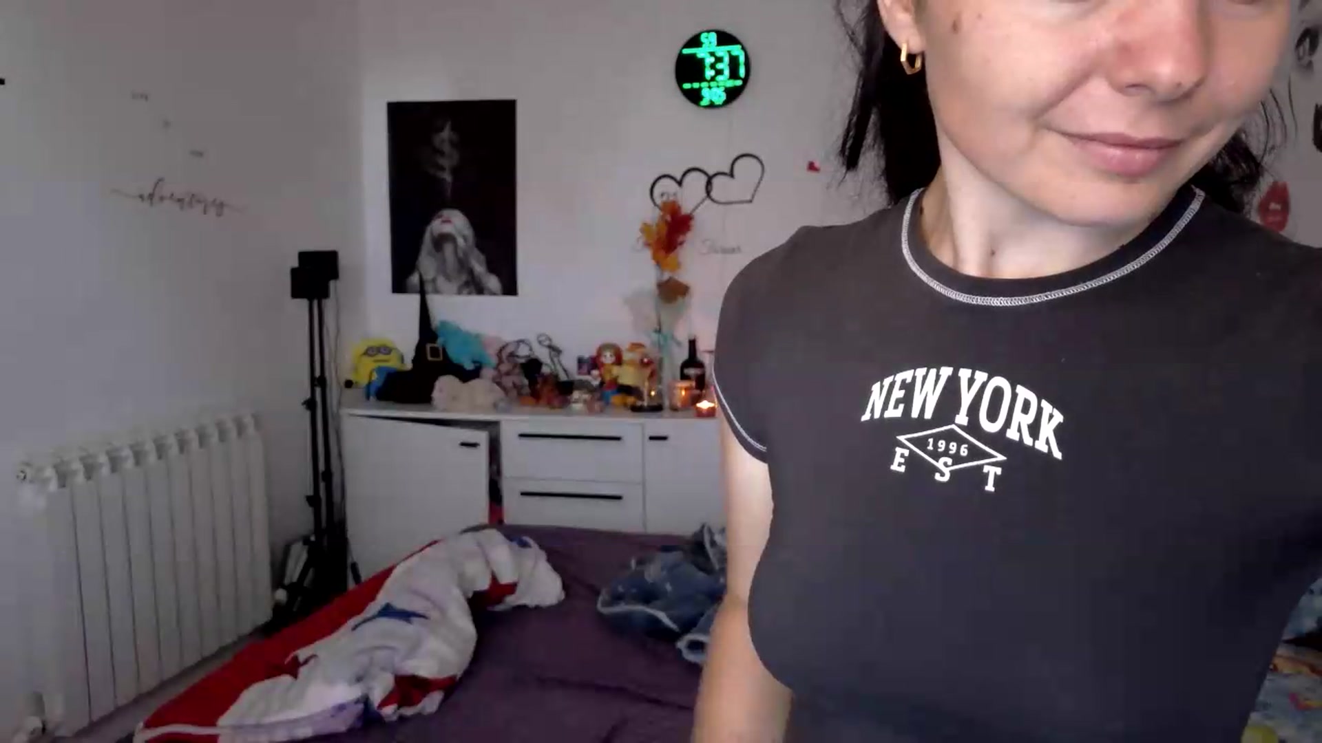 Gallery image thumbnail from YreneA's myfreecams stream on, 09/05/2026, 05:29 image 7 of 20