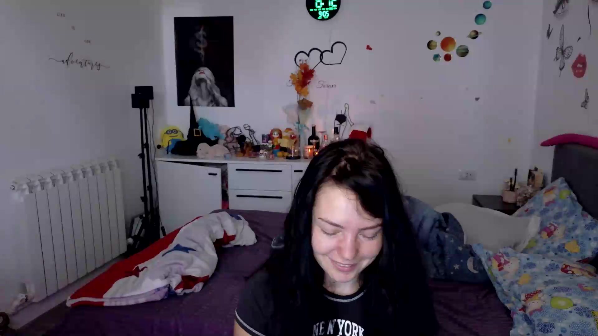 Gallery image thumbnail from YreneA's myfreecams stream on, 09/05/2026, 05:29 image 18 of 20