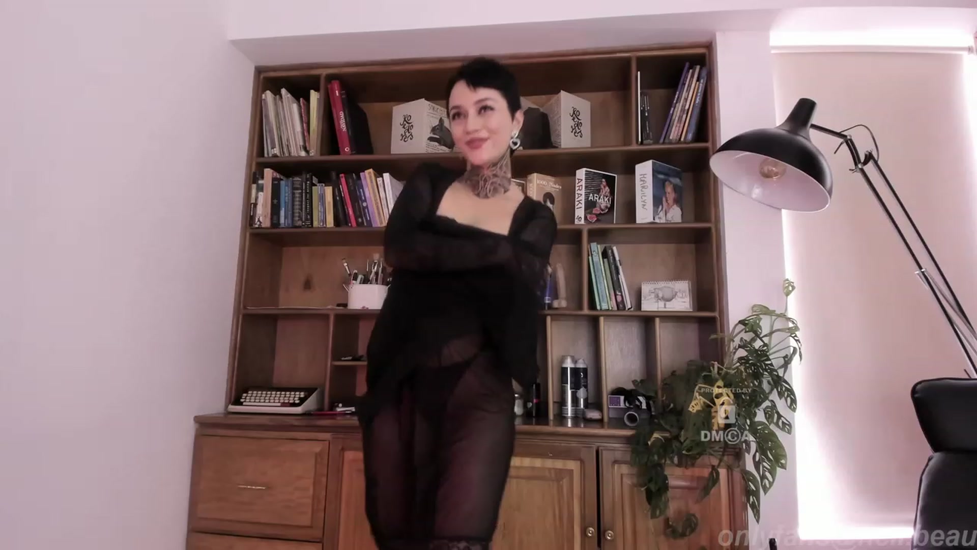 Gallery image thumbnail from Ysabeau's myfreecams stream on, 12/06/2022, 17:09 image 4 of 20