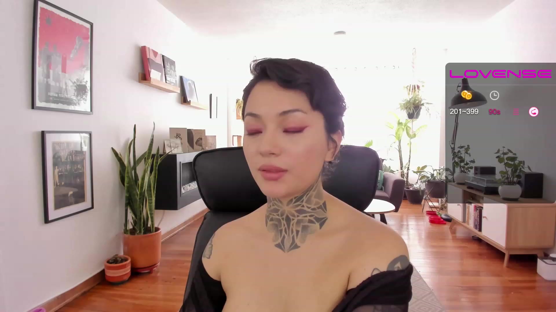 Gallery image thumbnail from Ysabeau's myfreecams stream on, 08/12/2023, 17:02 image 10 of 20