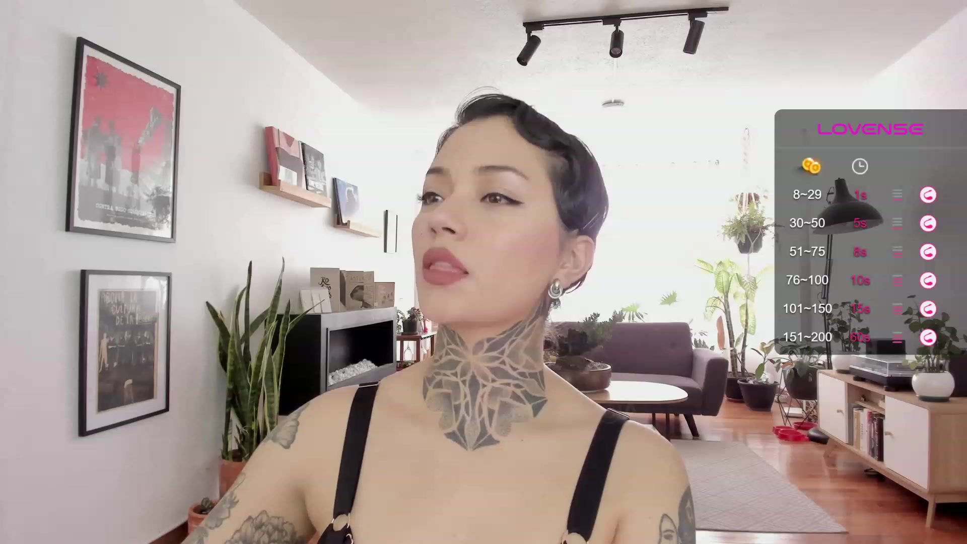 Gallery image thumbnail from Ysabeau's myfreecams stream on, 08/21/2023, 17:10 image 2 of 20