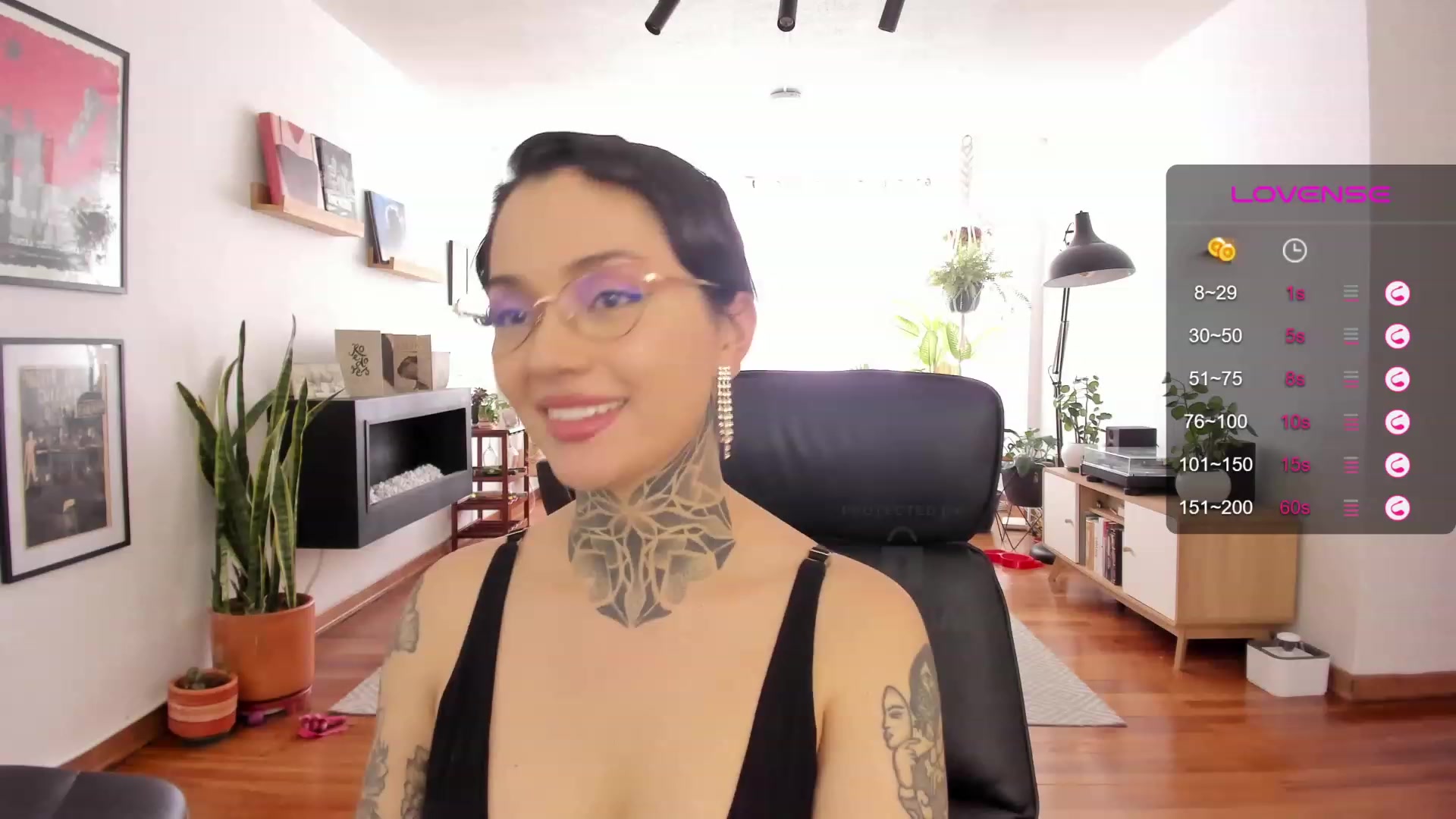 Gallery image thumbnail from Ysabeau's myfreecams stream on, 08/29/2023, 17:28 image 14 of 20