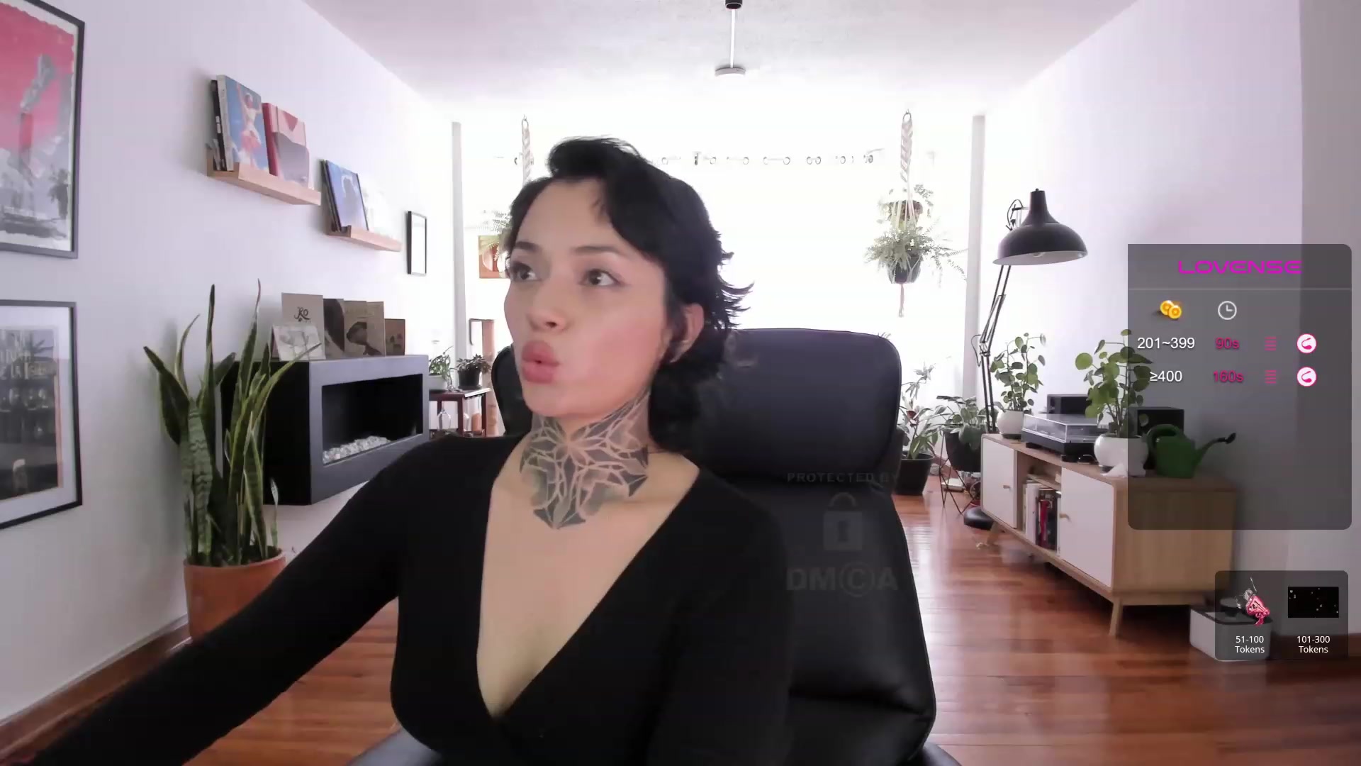 Gallery image thumbnail from Ysabeau's myfreecams stream on, 10/18/2023, 17:55 image 18 of 20