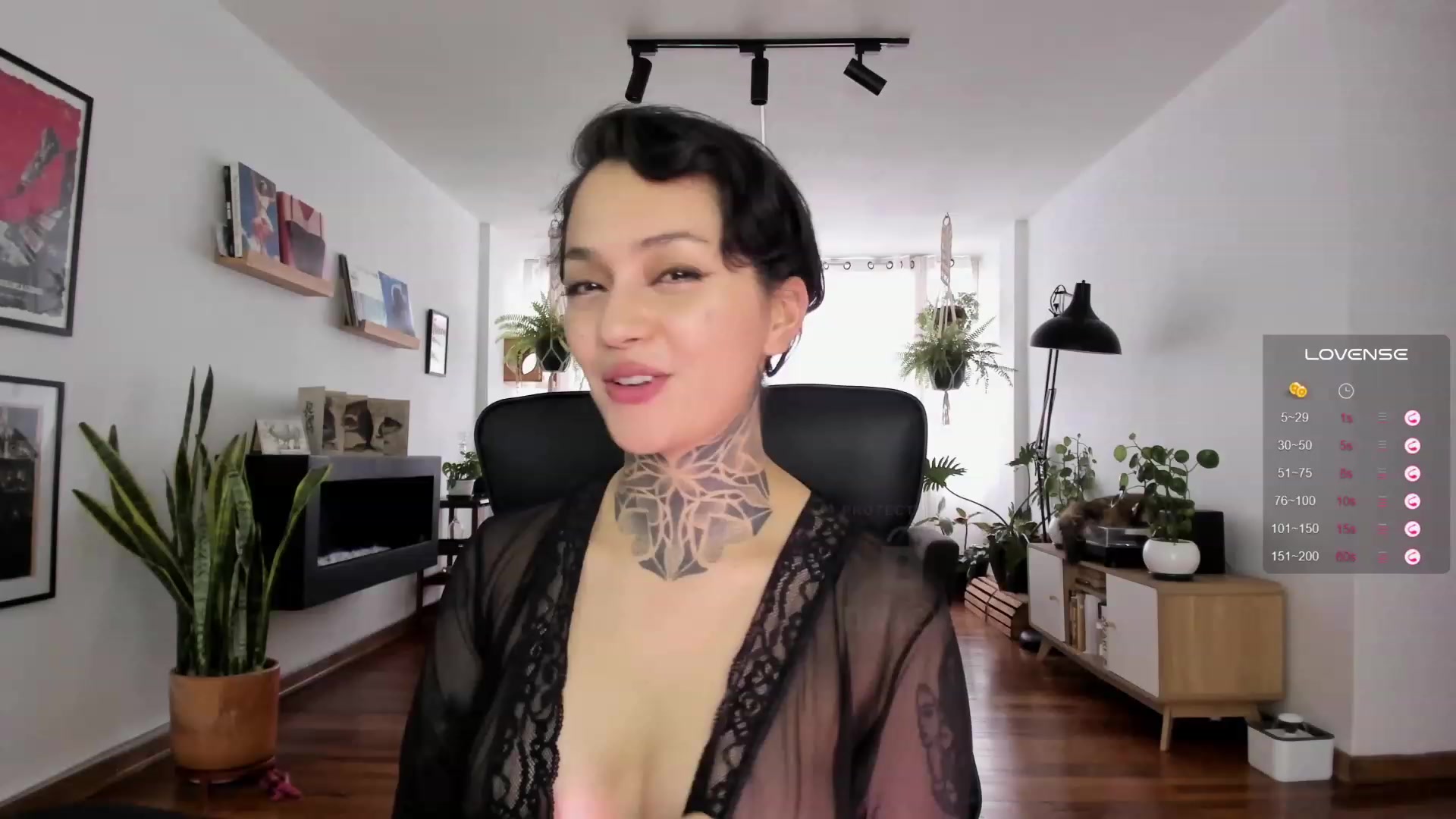 Gallery image thumbnail from Ysabeau's myfreecams stream on, 11/22/2023, 18:14 image 14 of 20