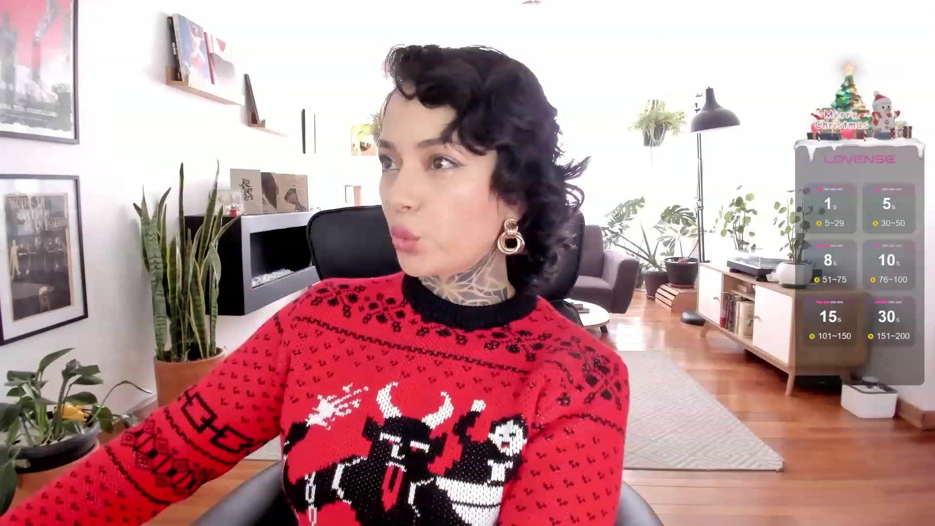 Gallery image thumbnail from Ysabeau's myfreecams stream on, 12/25/2023, 19:17 image 10 of 20