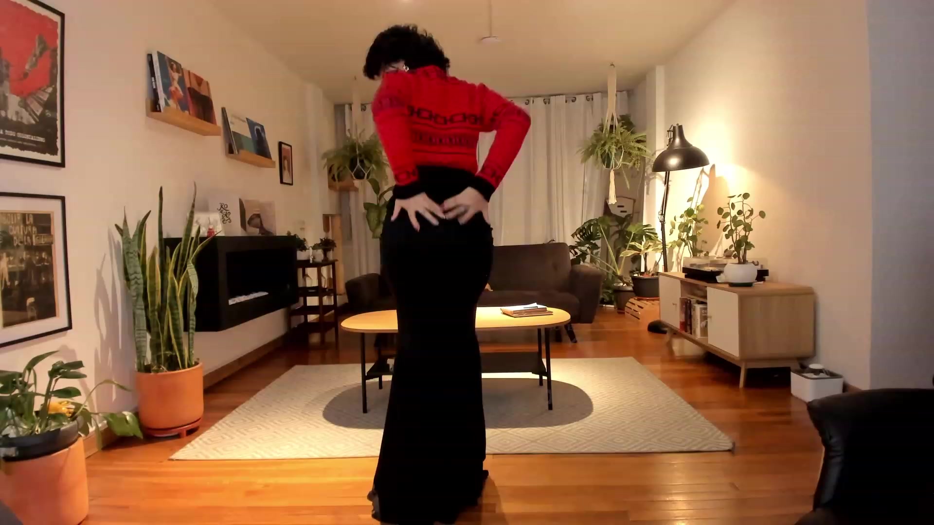 Gallery image thumbnail from Ysabeau's myfreecams stream on, 12/26/2023, 24:57 image 4 of 20