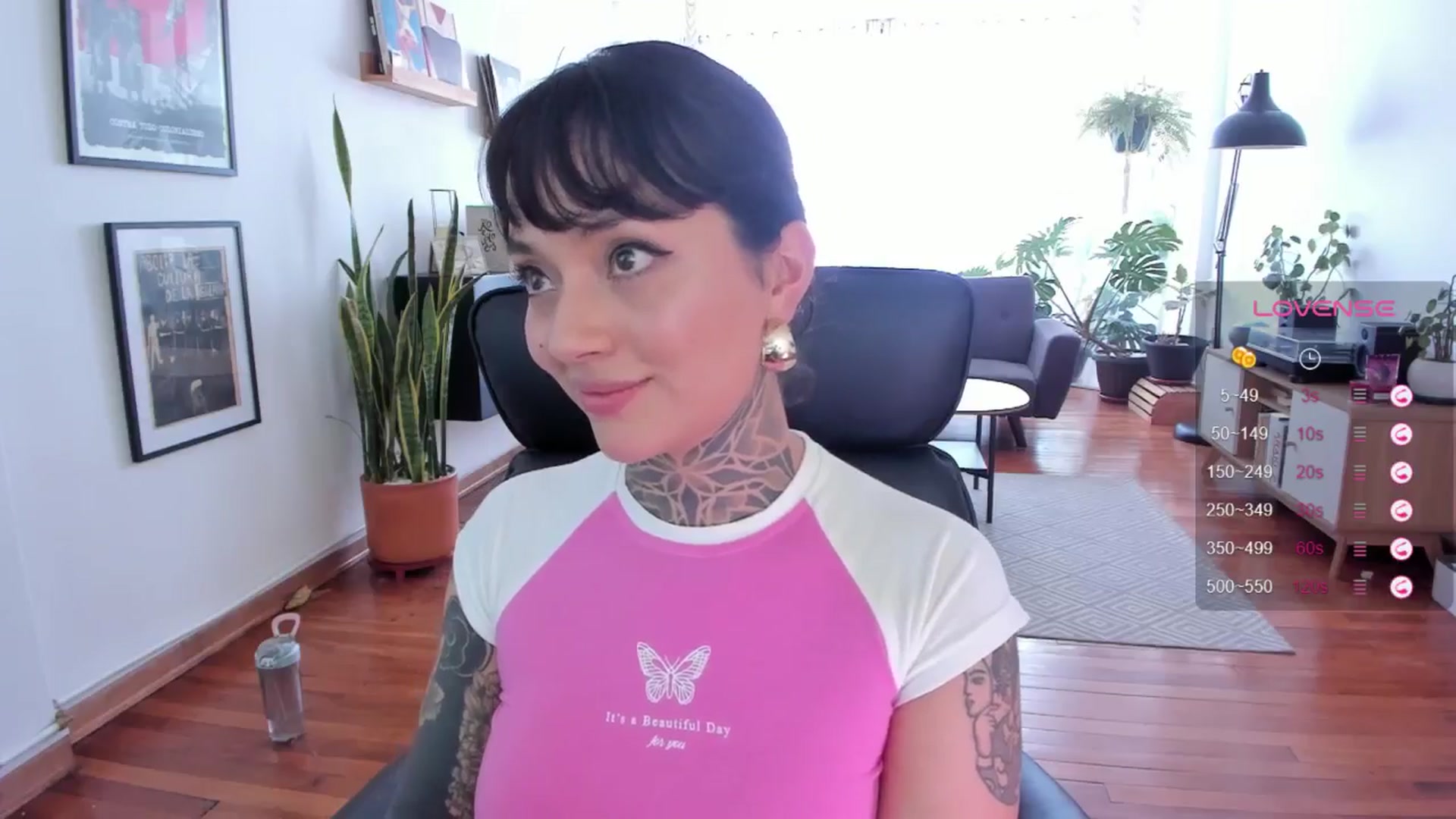 Gallery image thumbnail from Ysabeau's myfreecams stream on, 06/21/2024, 18:00 image 17 of 20