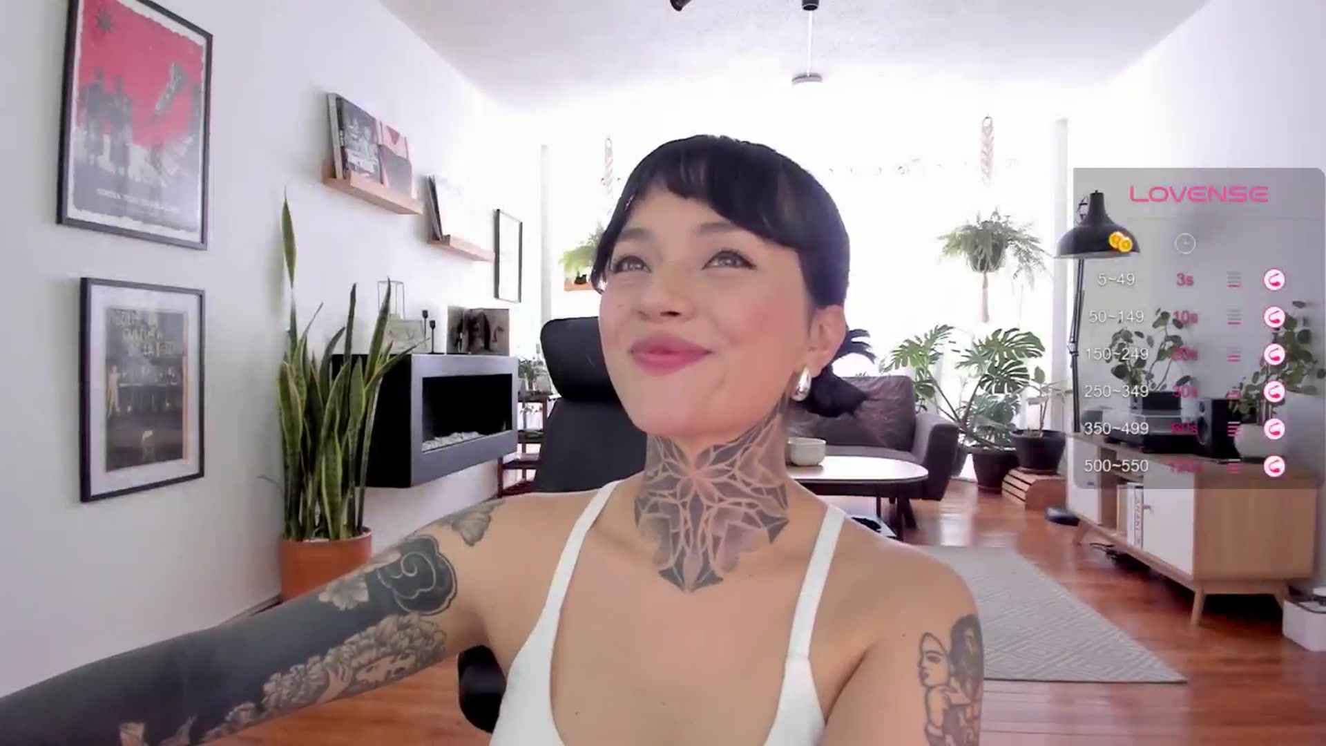 Gallery image thumbnail from Ysabeau's myfreecams stream on, 06/25/2024, 16:36 image 11 of 20