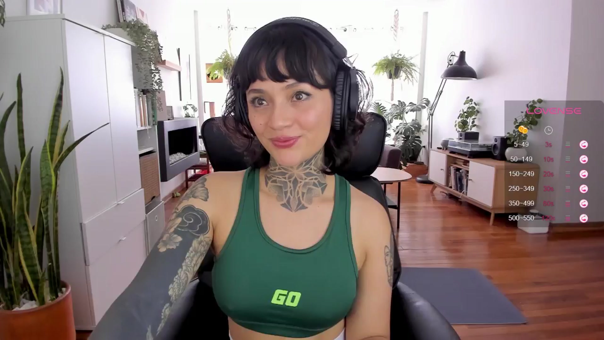 Gallery image thumbnail from Ysabeau's myfreecams stream on, 07/06/2024, 18:33 image 8 of 20