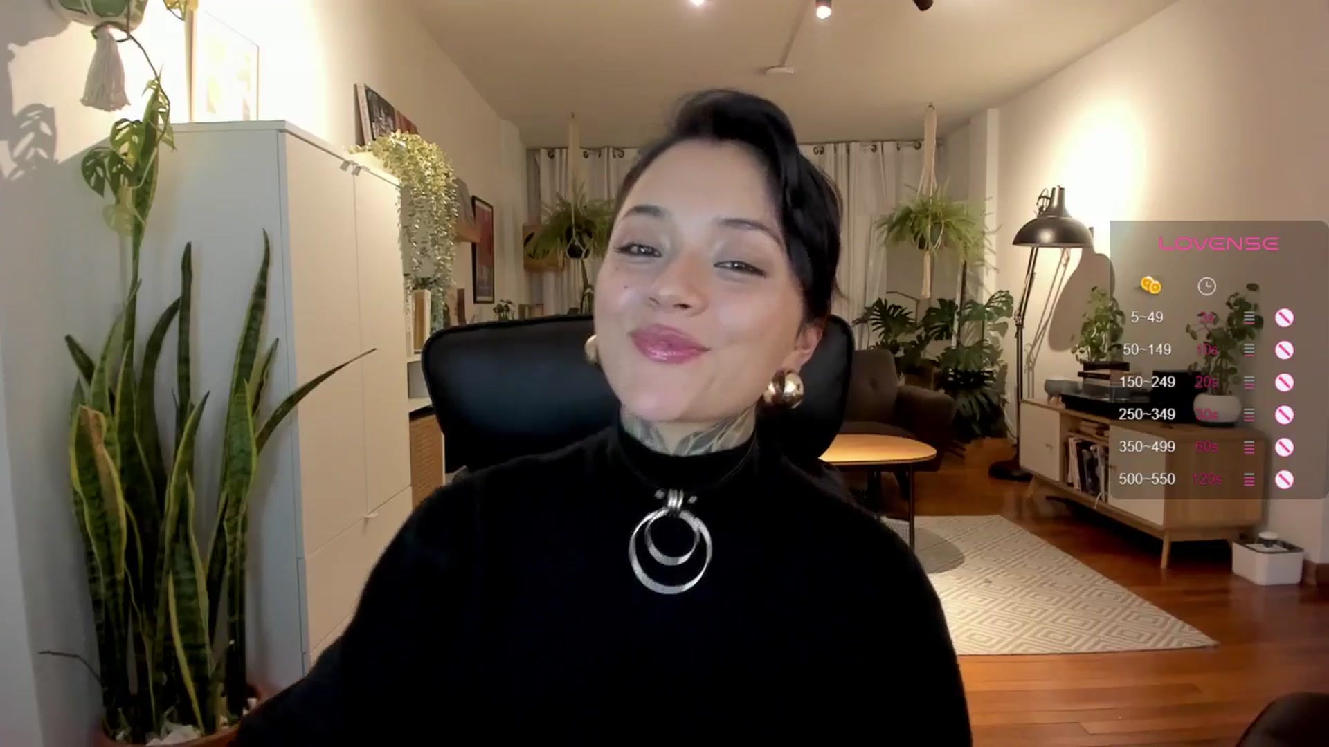 Gallery image thumbnail from Ysabeau's myfreecams stream on, 07/19/2024, 01:33 image 6 of 20