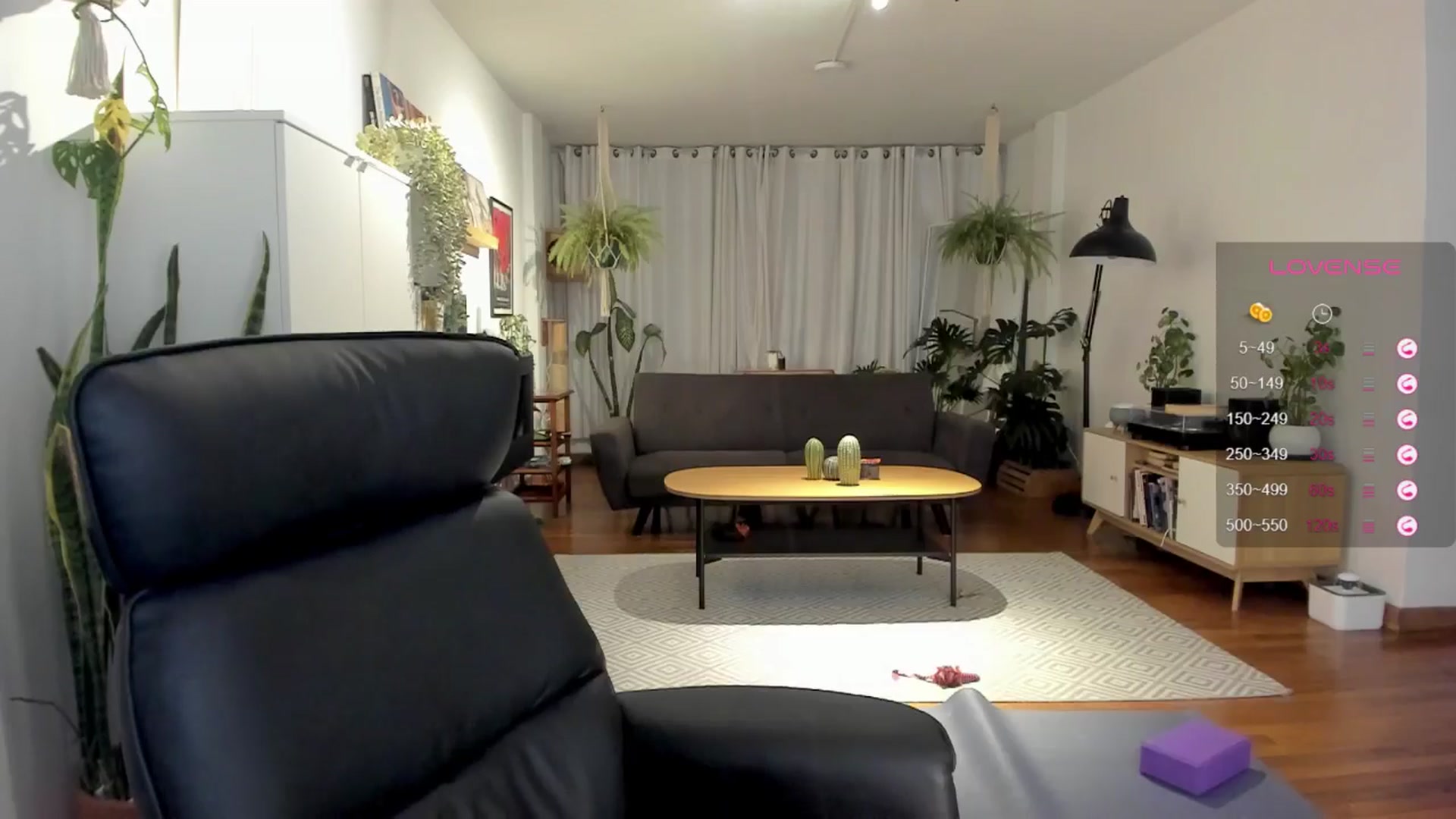Gallery image thumbnail from Ysabeau's myfreecams stream on, 07/25/2024, 24:38 image 13 of 20