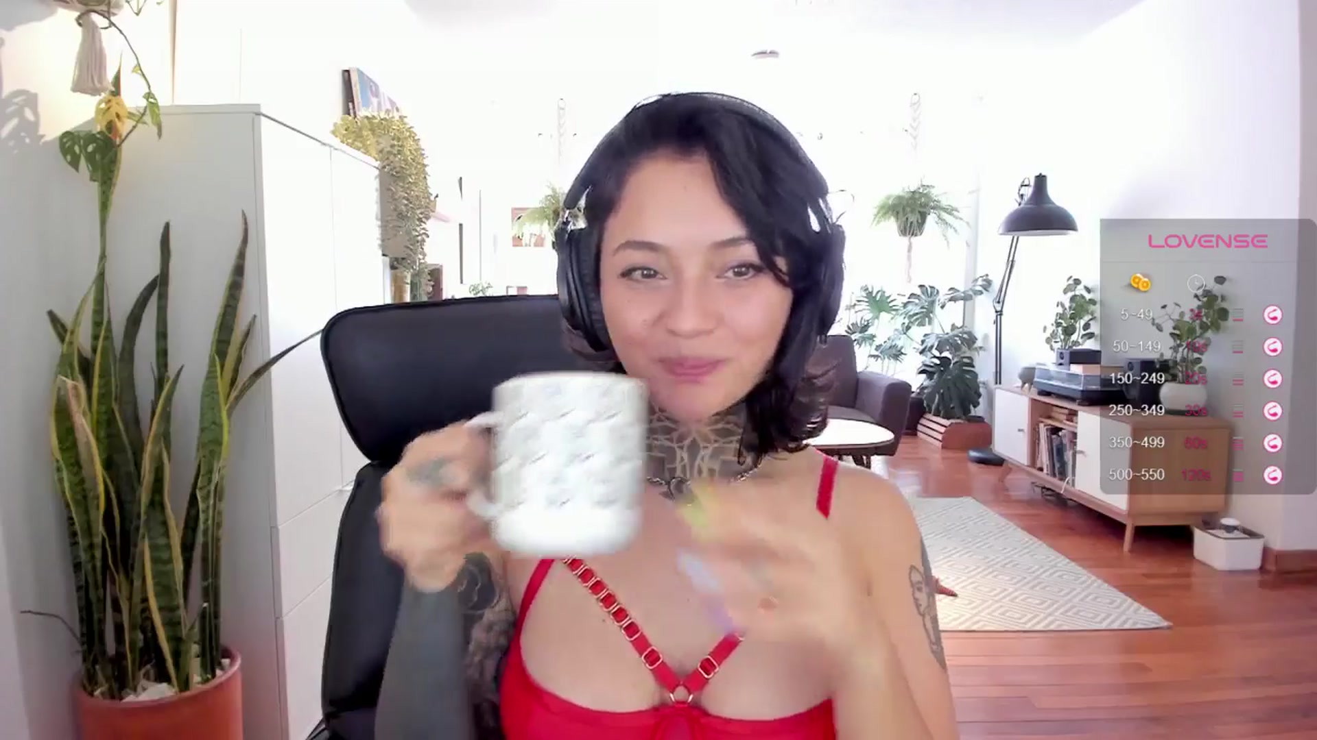 Gallery image thumbnail from Ysabeau's myfreecams stream on, 07/25/2024, 17:22 image 18 of 20