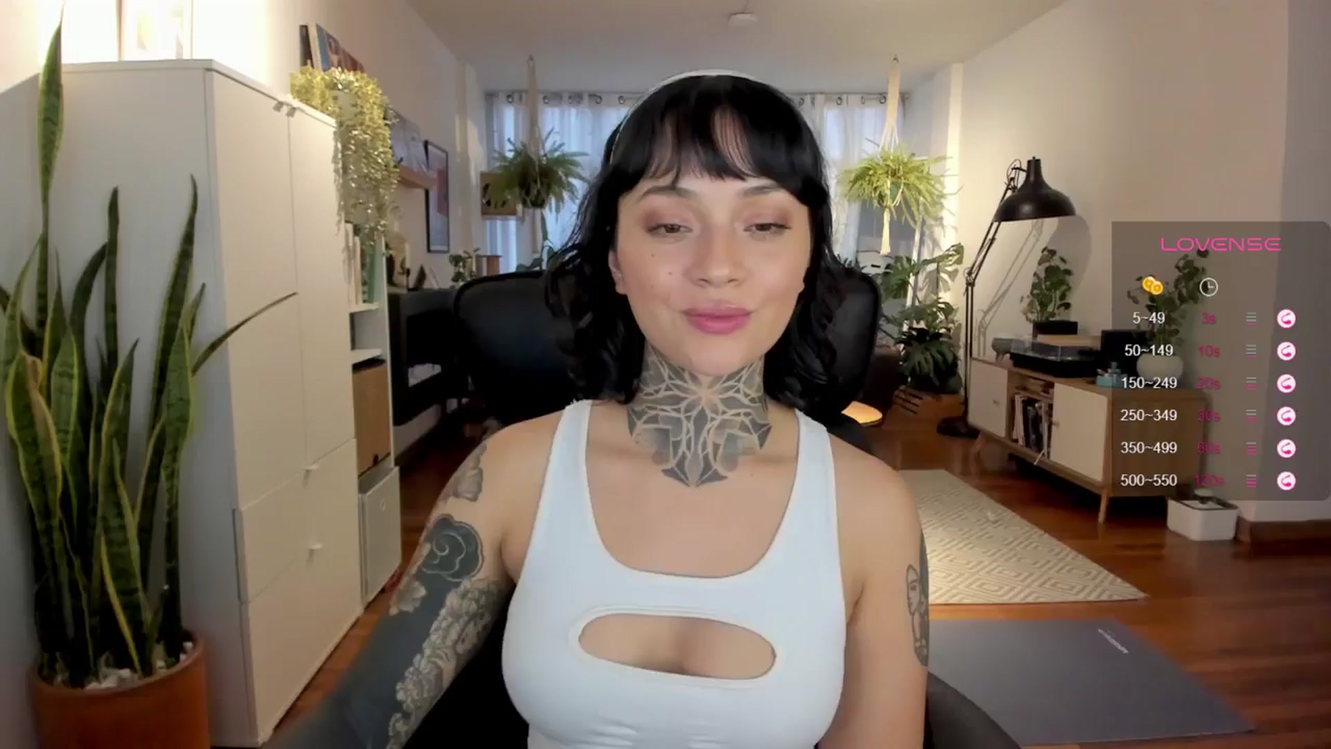 Gallery image thumbnail from Ysabeau's myfreecams stream on, 07/29/2024, 23:29 image 14 of 20