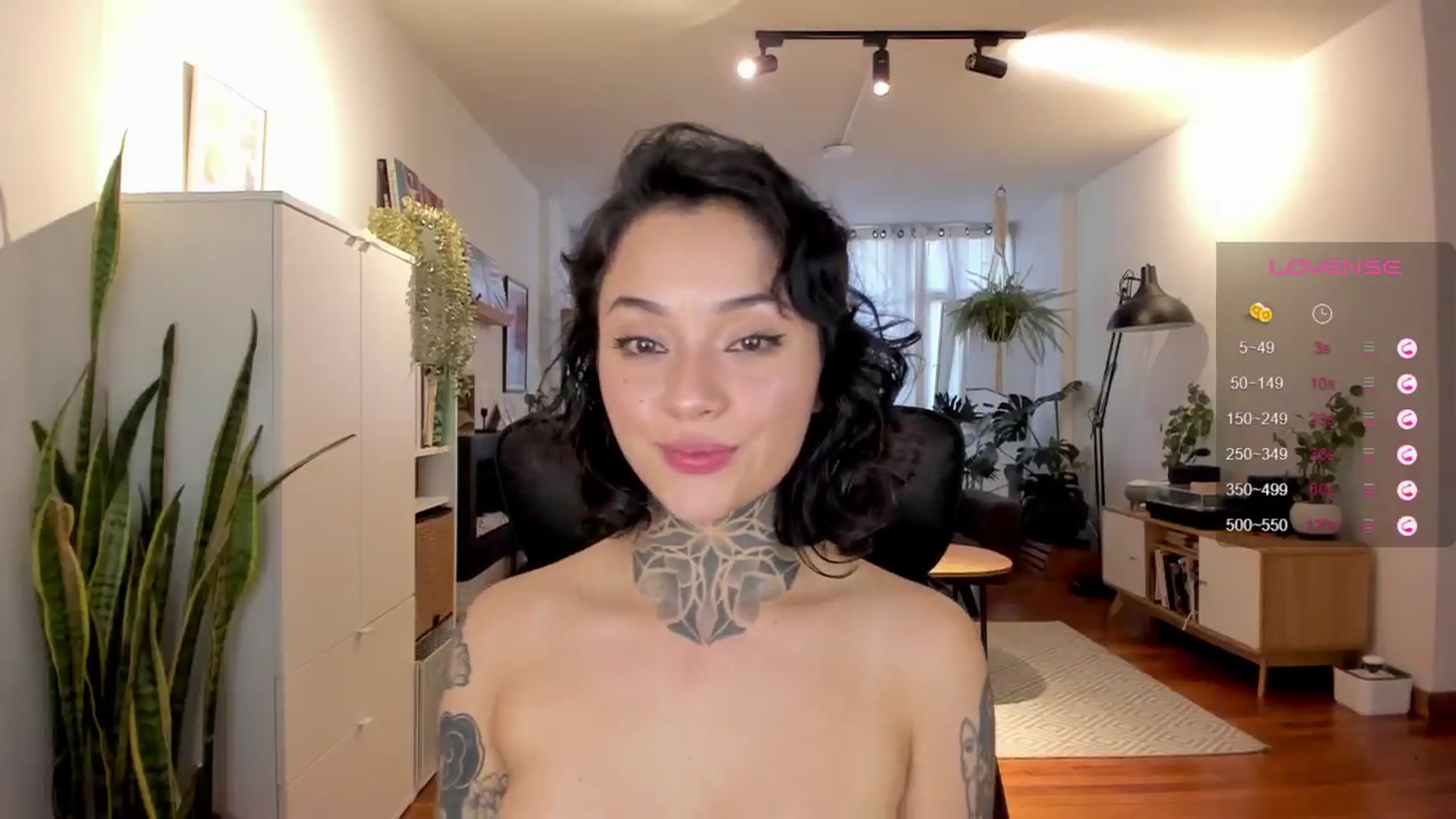 Gallery image thumbnail from Ysabeau's myfreecams stream on, 08/01/2024, 23:14 image 12 of 20
