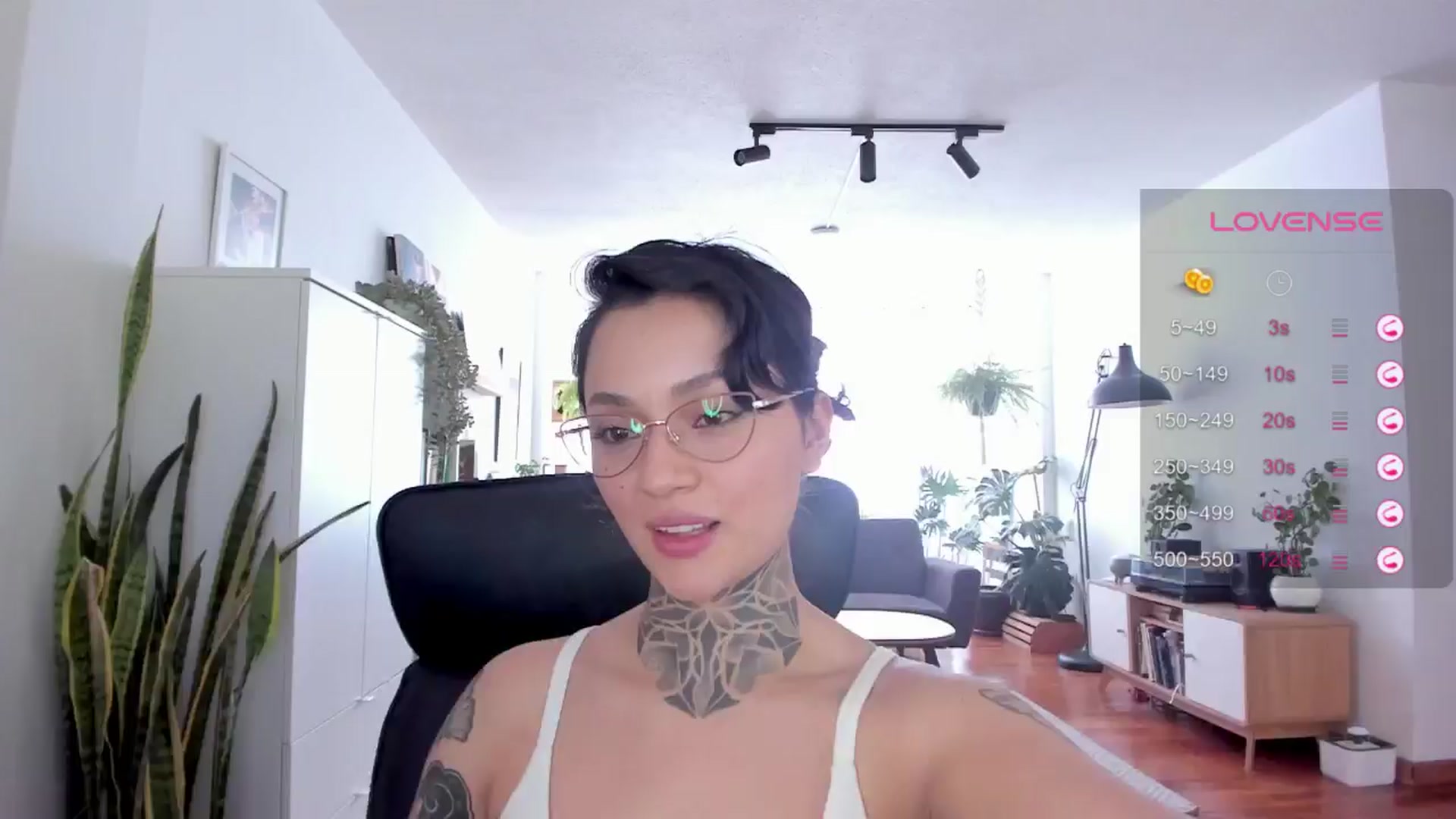 Gallery image thumbnail from Ysabeau's myfreecams stream on, 08/03/2024, 17:03 image 19 of 20