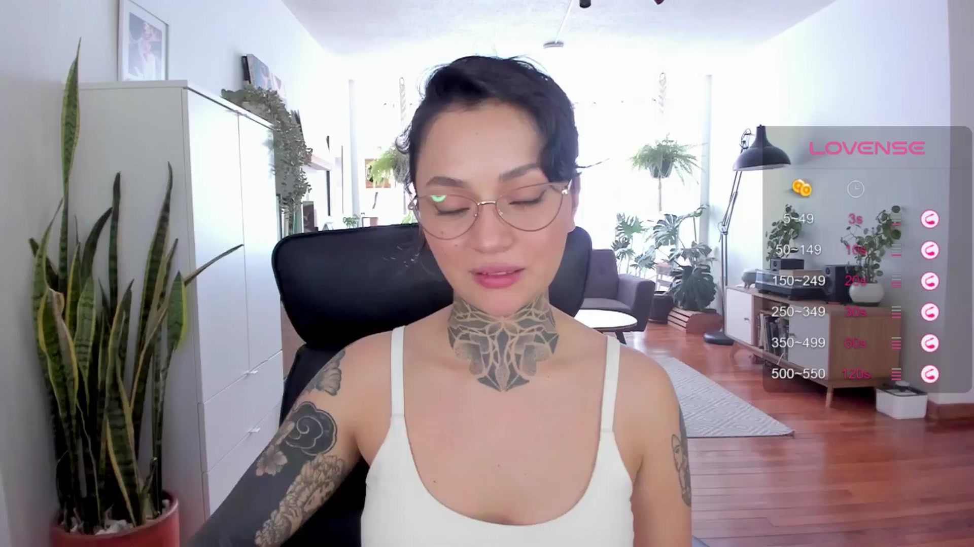 Gallery image thumbnail from Ysabeau's myfreecams stream on, 08/03/2024, 17:03 image 5 of 20