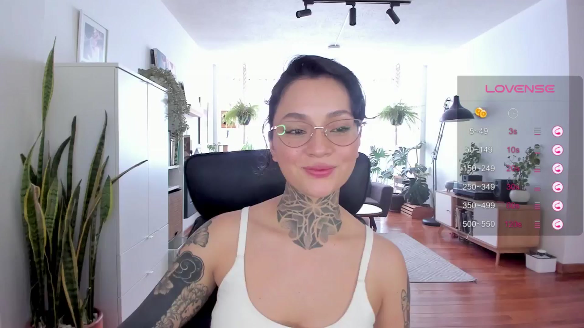 Gallery image thumbnail from Ysabeau's myfreecams stream on, 08/03/2024, 17:03 image 10 of 20