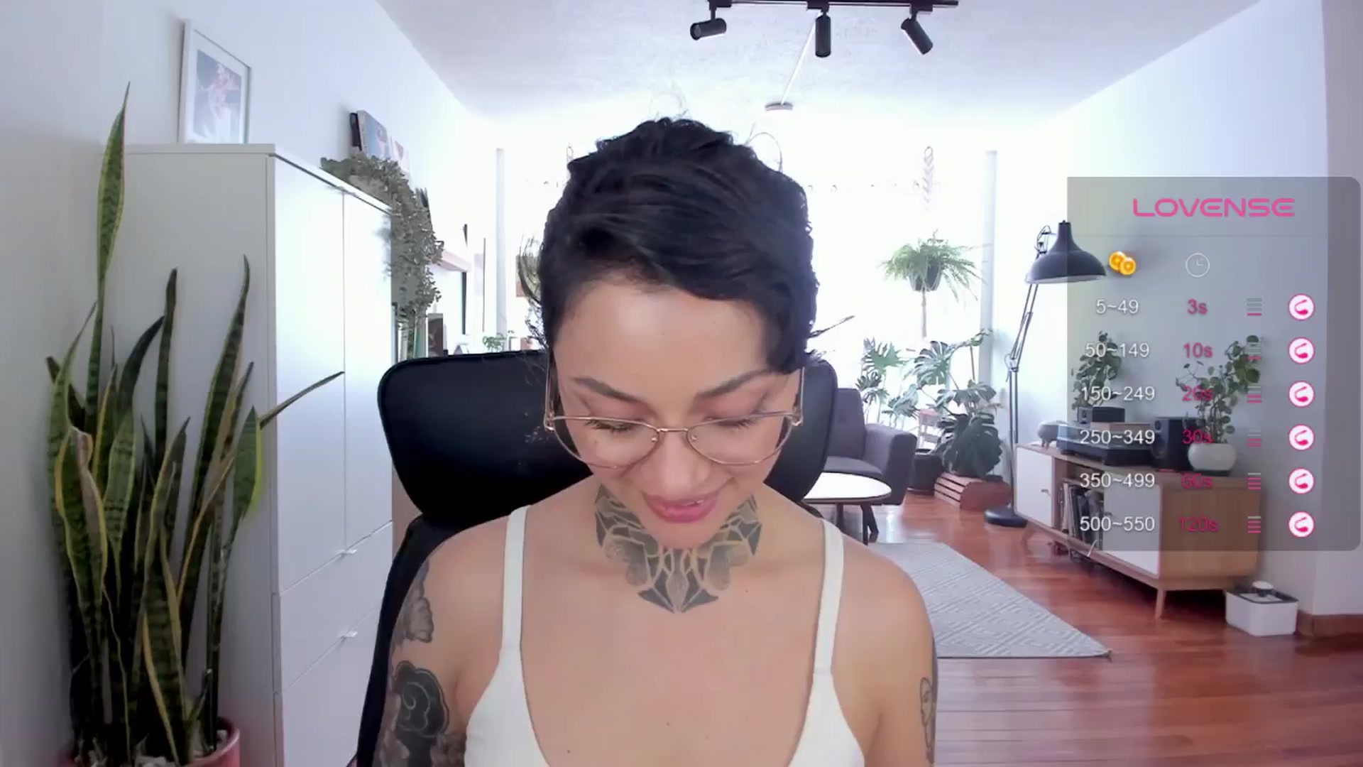 Gallery image thumbnail from Ysabeau's myfreecams stream on, 08/03/2024, 17:03 image 12 of 20