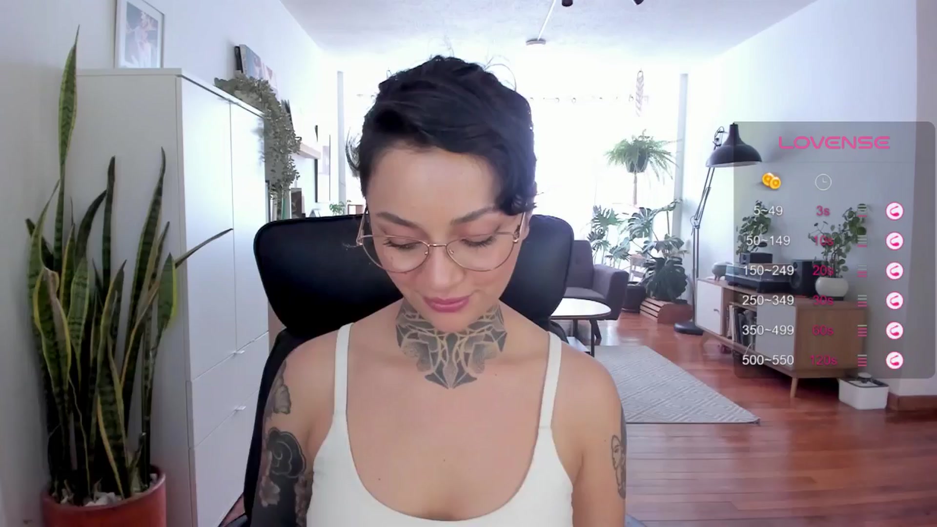 Gallery image thumbnail from Ysabeau's myfreecams stream on, 08/03/2024, 17:03 image 16 of 20