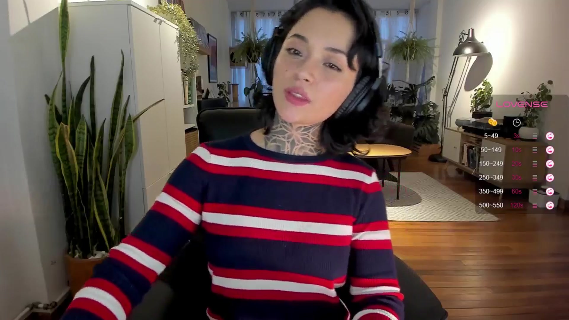 Gallery image thumbnail from Ysabeau's myfreecams stream on, 08/05/2024, 23:20 image 19 of 20