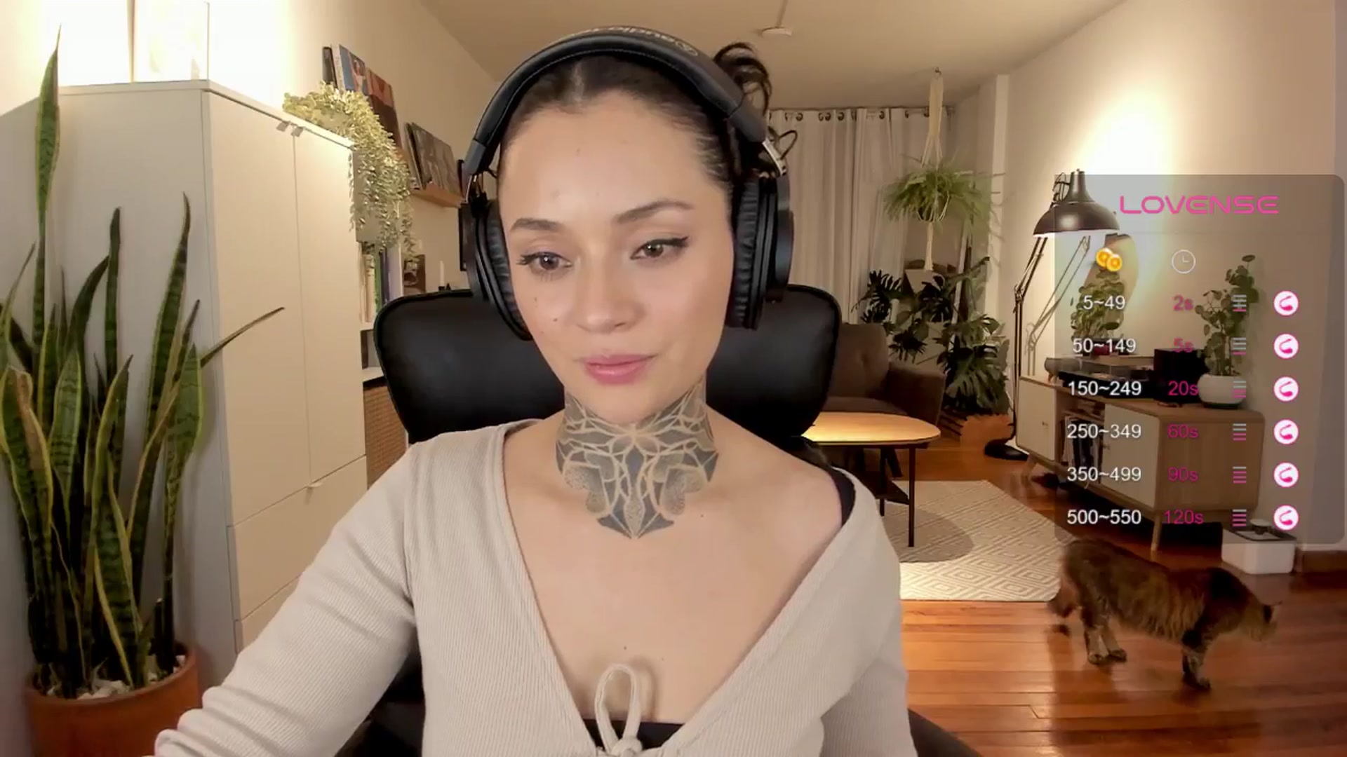 Gallery image thumbnail from Ysabeau's myfreecams stream on, 08/08/2024, 01:22 image 2 of 20