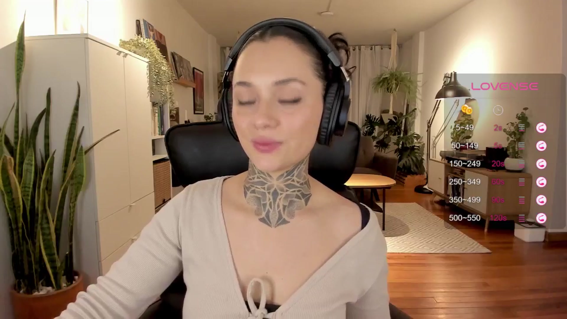 Gallery image thumbnail from Ysabeau's myfreecams stream on, 08/08/2024, 01:22 image 8 of 20
