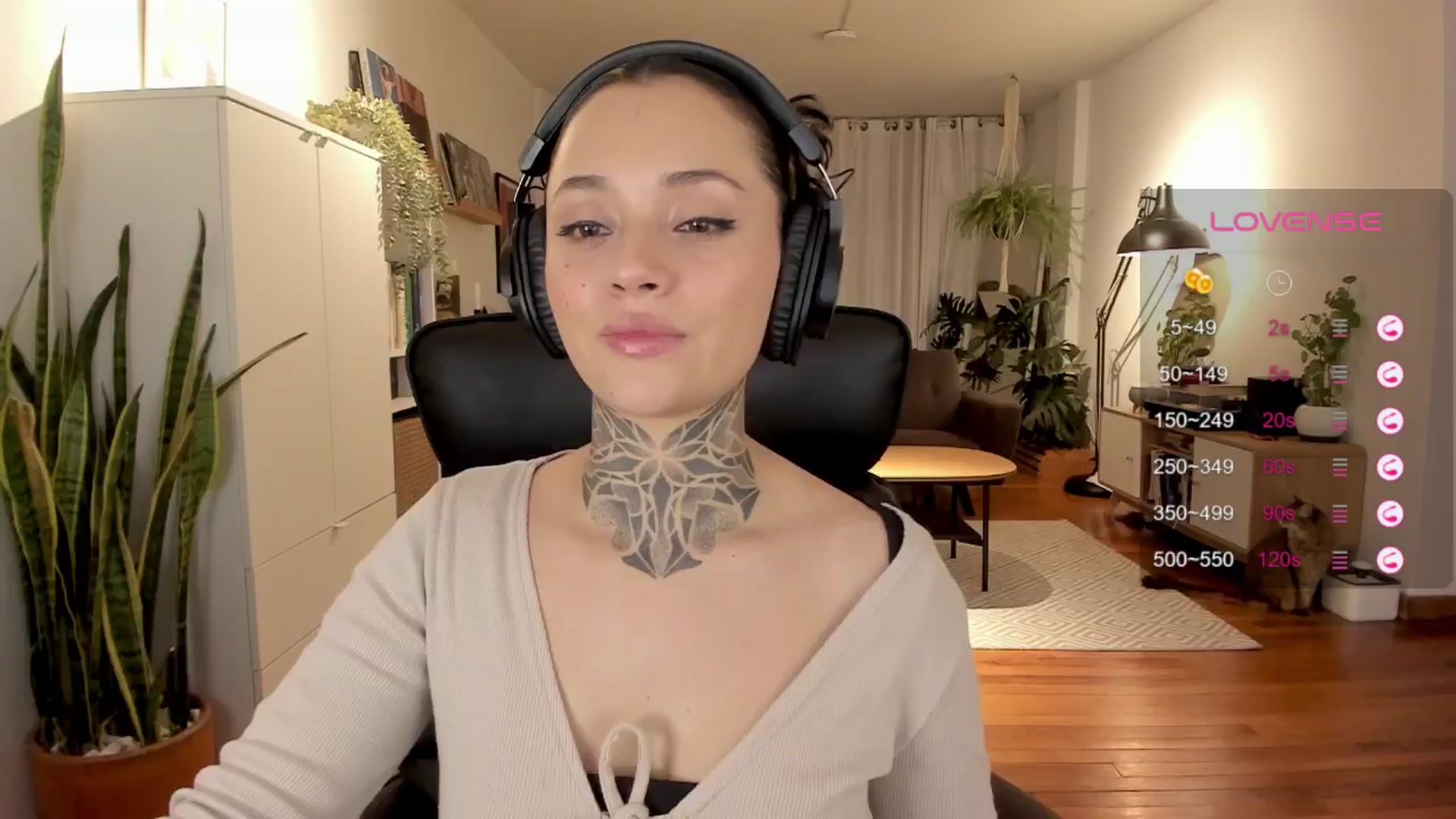 Gallery image thumbnail from Ysabeau's myfreecams stream on, 08/08/2024, 01:22 image 1 of 20