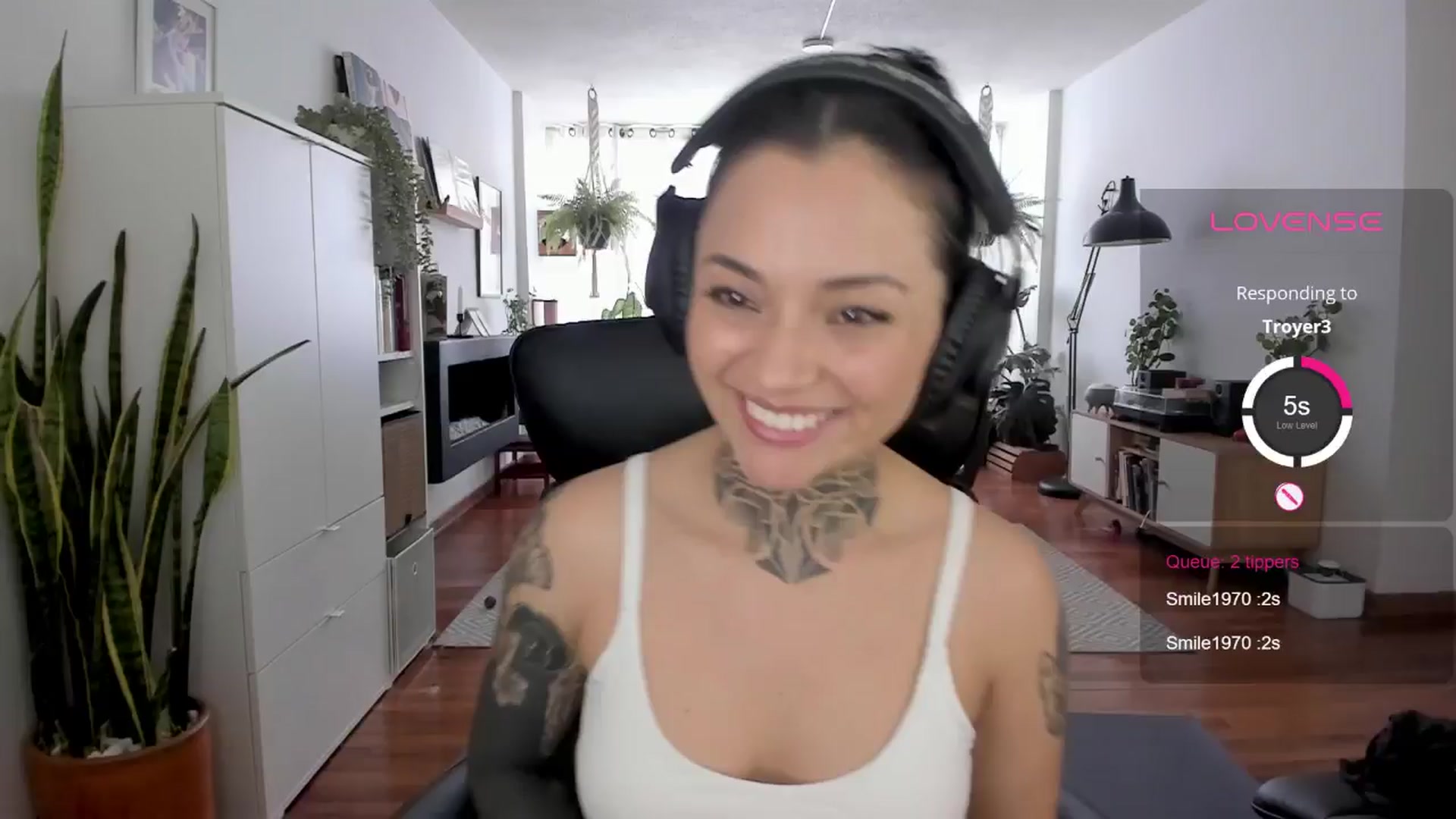 Gallery image thumbnail from Ysabeau's myfreecams stream on, 08/12/2024, 23:08 image 3 of 20
