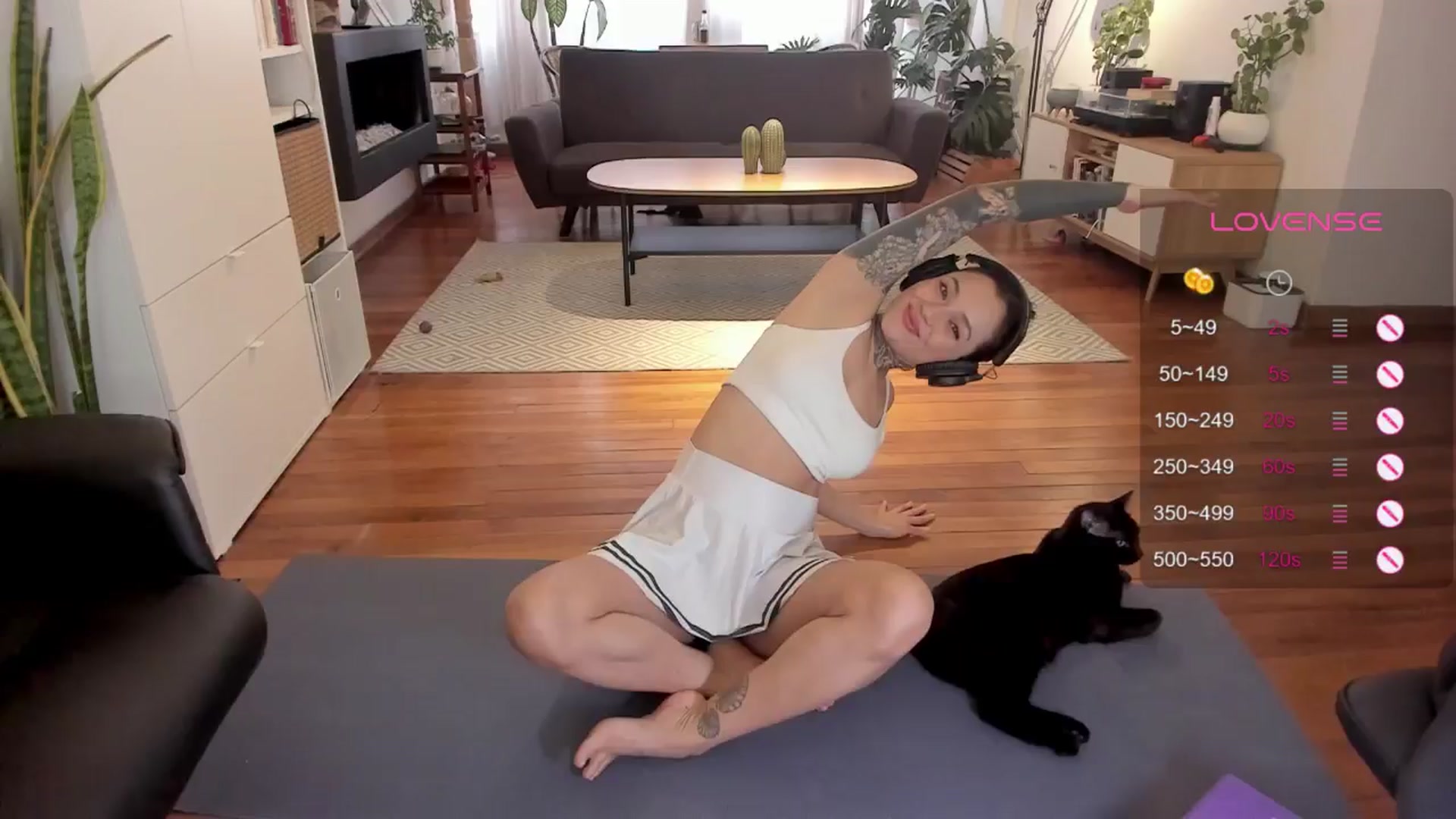 Gallery image thumbnail from Ysabeau's myfreecams stream on, 08/12/2024, 23:08 image 14 of 20