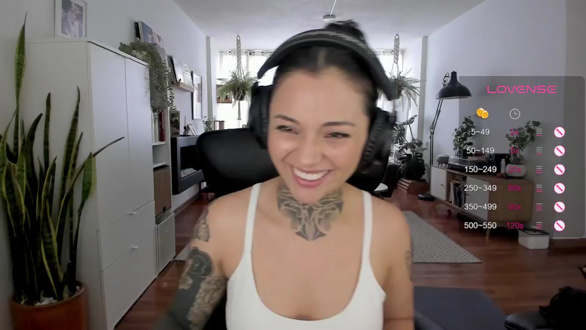 Gallery image thumbnail from Ysabeau's myfreecams stream on, 08/12/2024, 23:08 image 6 of 20