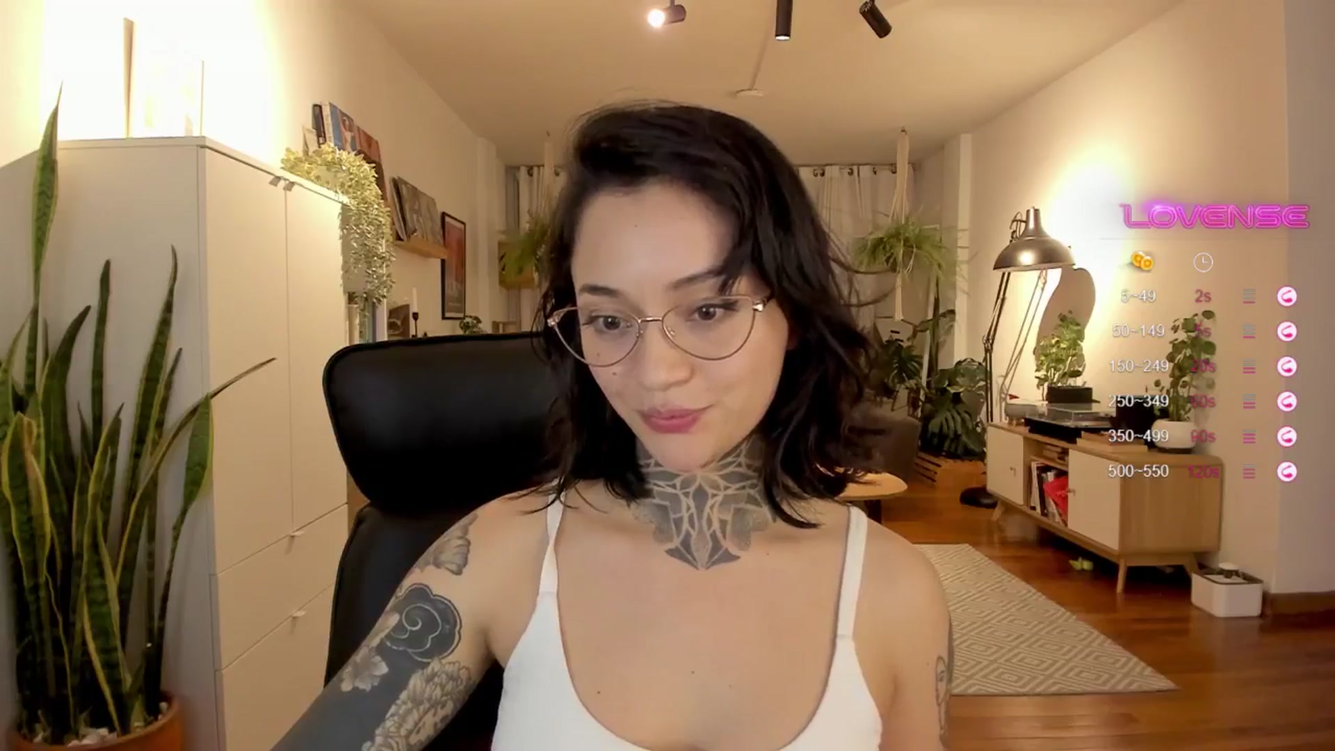 Gallery image thumbnail from Ysabeau's myfreecams stream on, 08/18/2024, 23:50 image 19 of 20
