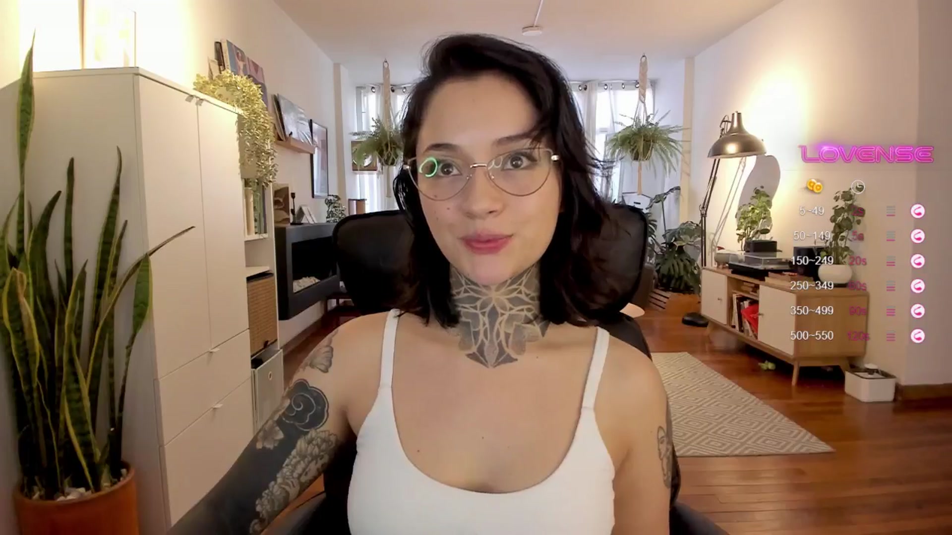 Gallery image thumbnail from Ysabeau's myfreecams stream on, 08/18/2024, 23:50 image 6 of 20