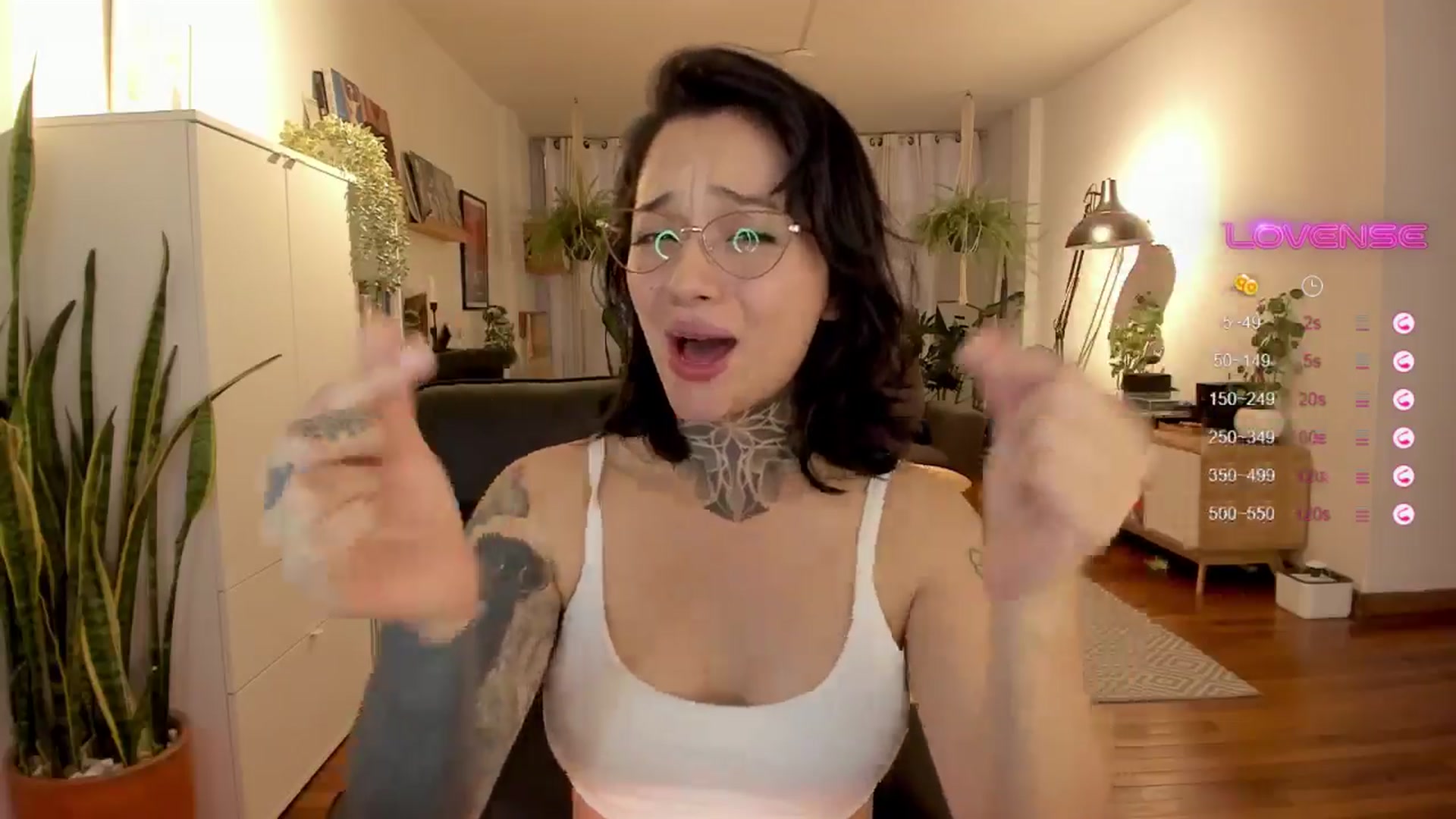 Gallery image thumbnail from Ysabeau's myfreecams stream on, 08/18/2024, 23:50 image 15 of 20