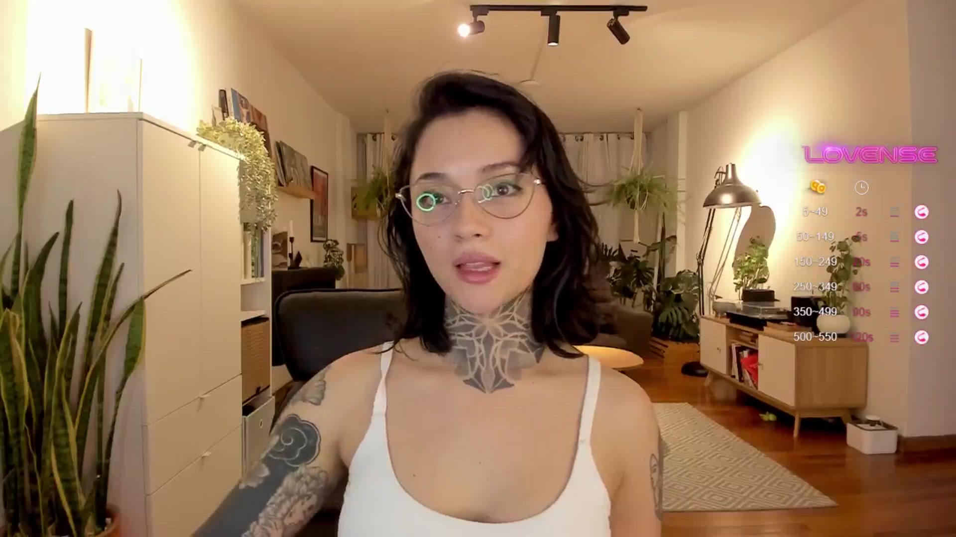 Gallery image thumbnail from Ysabeau's myfreecams stream on, 08/18/2024, 23:50 image 17 of 20