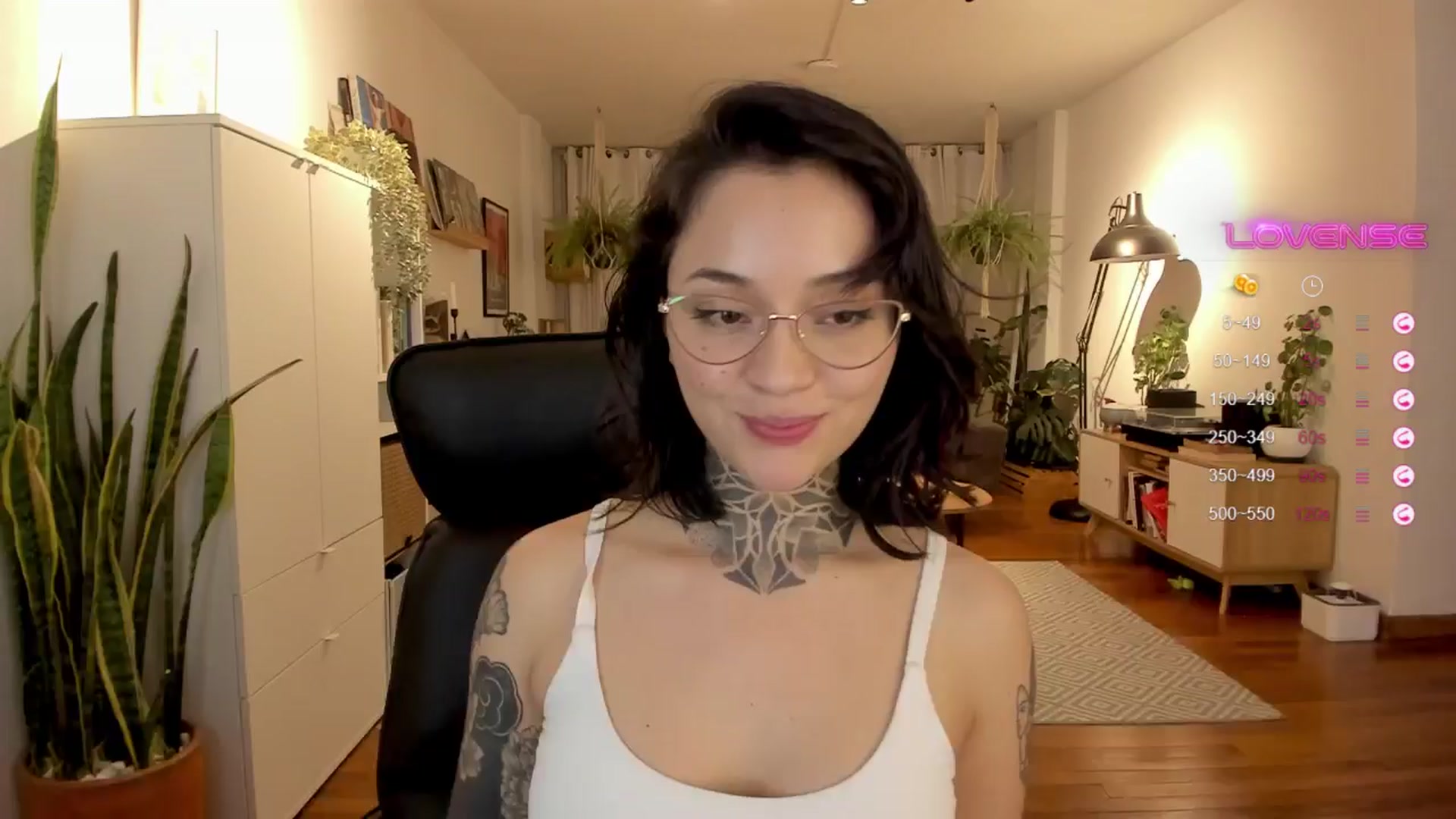 Gallery image thumbnail from Ysabeau's myfreecams stream on, 08/19/2024, 24:26 image 1 of 20
