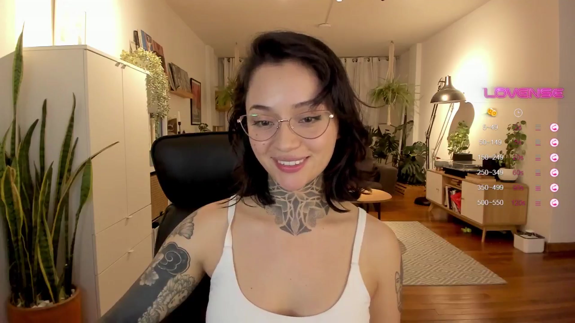 Gallery image thumbnail from Ysabeau's myfreecams stream on, 08/19/2024, 24:27 image 5 of 20