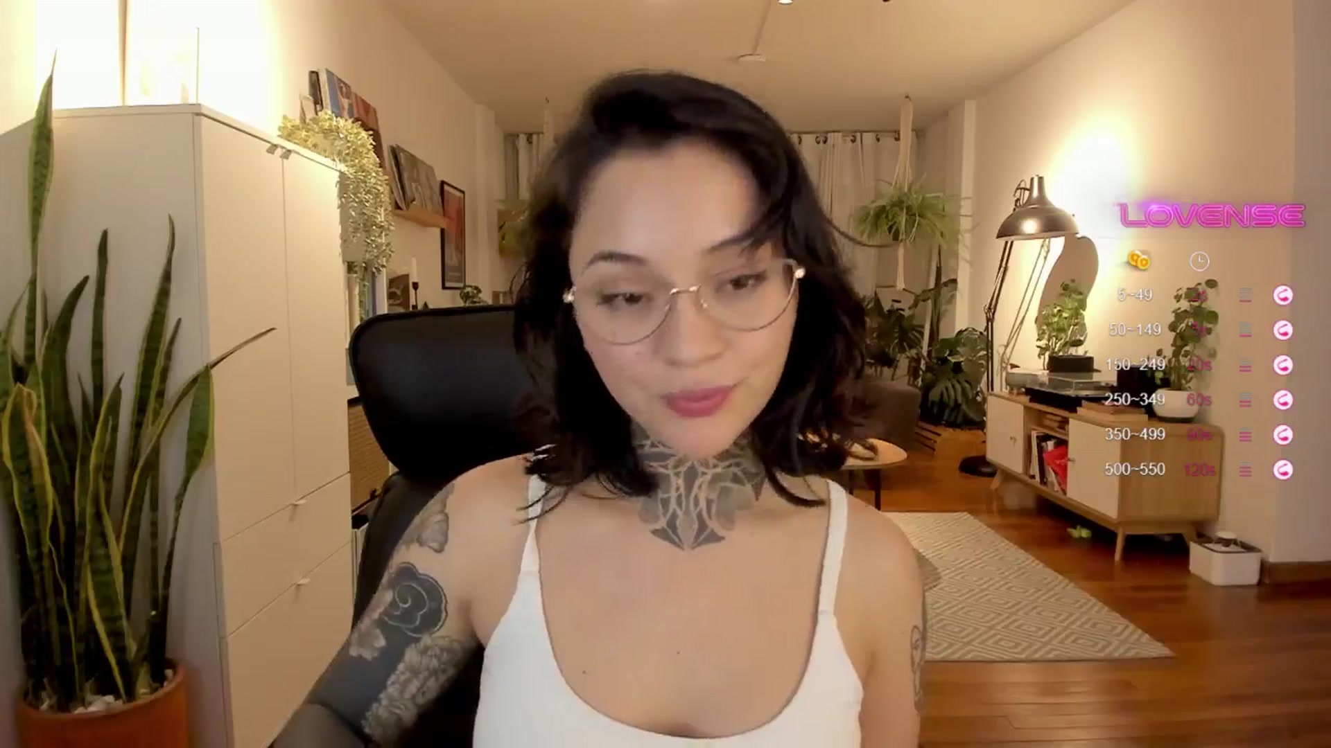 Gallery image thumbnail from Ysabeau's myfreecams stream on, 08/19/2024, 24:27 image 4 of 20
