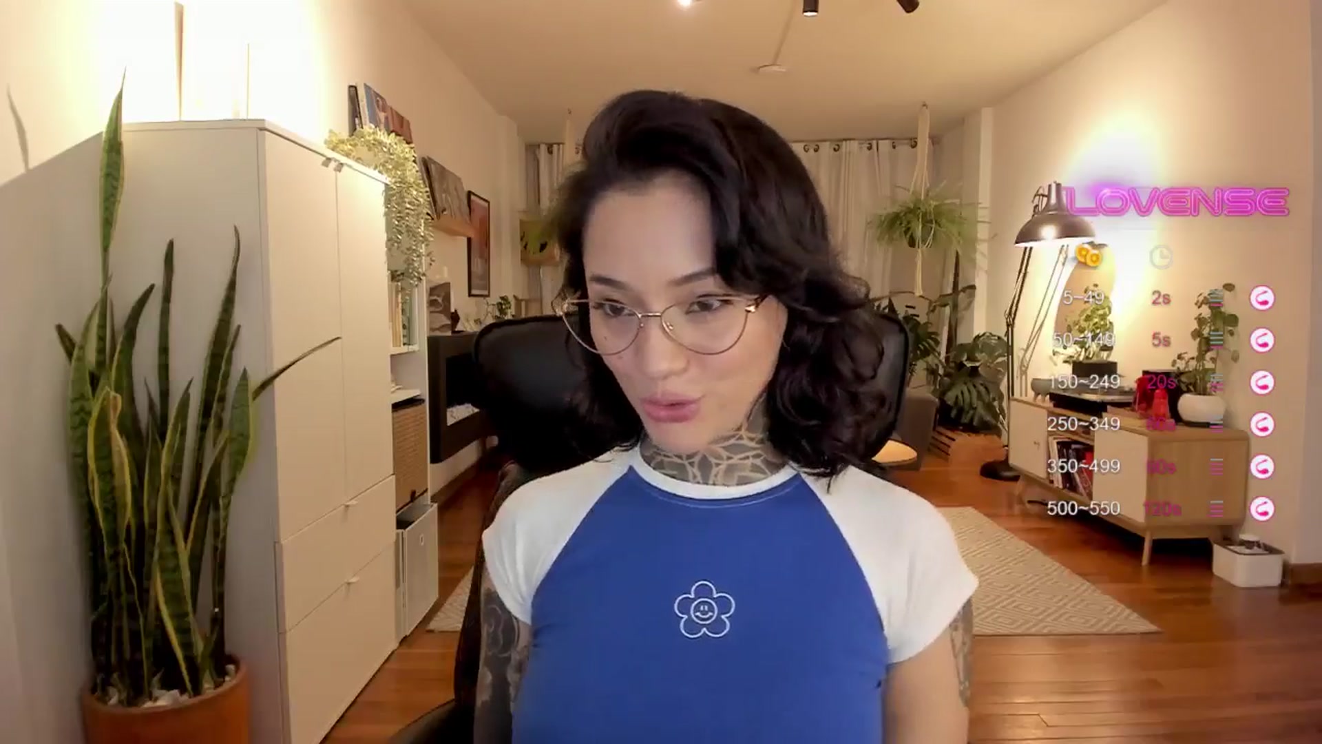Gallery image thumbnail from Ysabeau's myfreecams stream on, 08/23/2024, 02:13 image 6 of 20