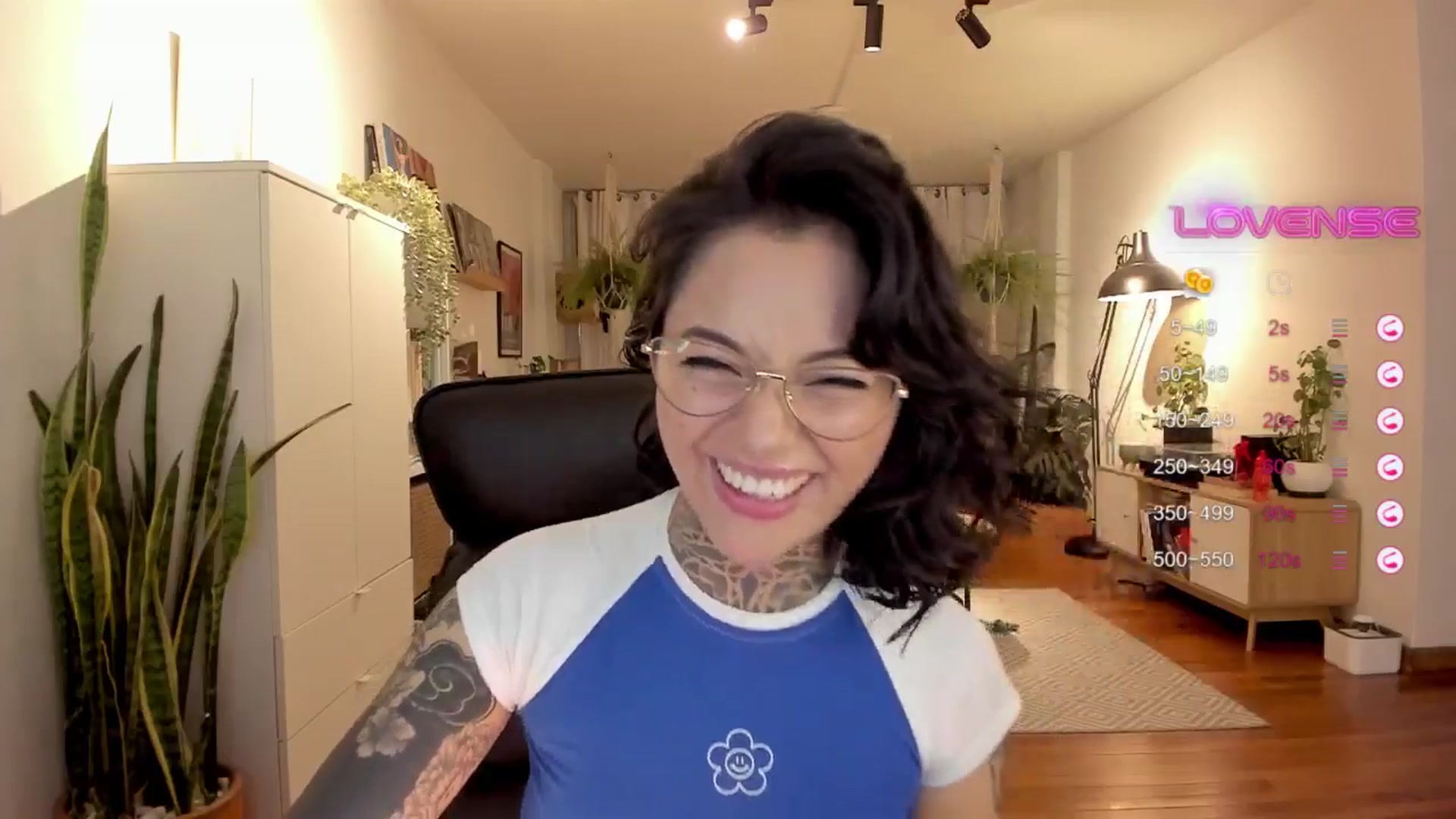Gallery image thumbnail from Ysabeau's myfreecams stream on, 08/23/2024, 02:13 image 14 of 20