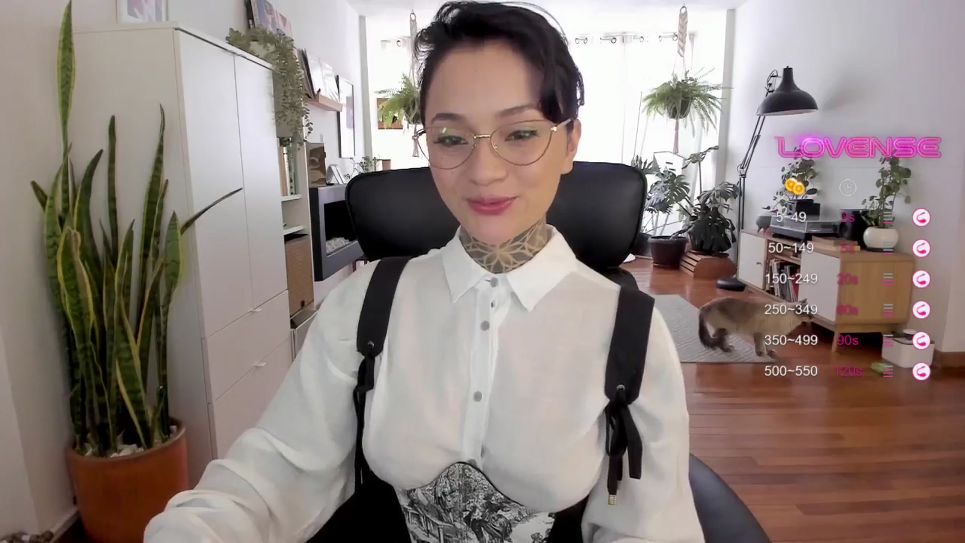 Gallery image thumbnail from Ysabeau's myfreecams stream on, 08/25/2024, 18:03 image 2 of 20