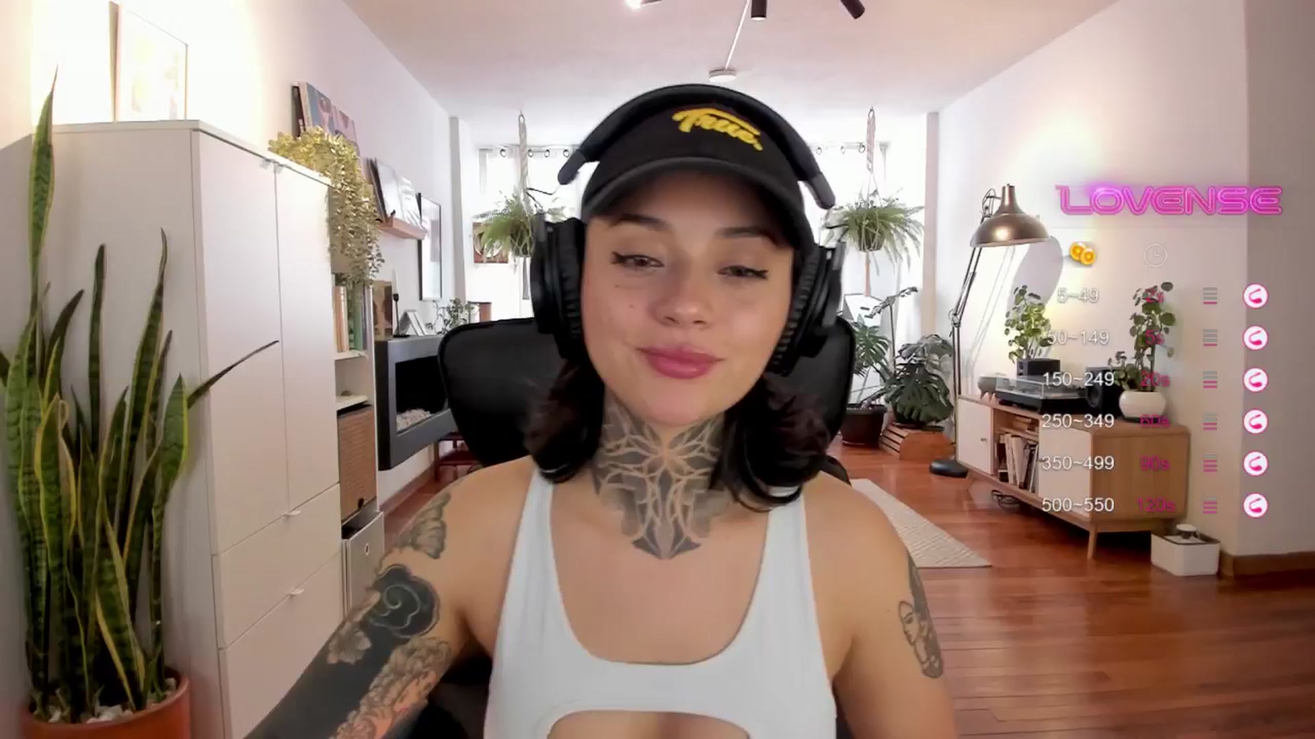 Gallery image thumbnail from Ysabeau's myfreecams stream on, 08/29/2024, 23:37 image 12 of 20